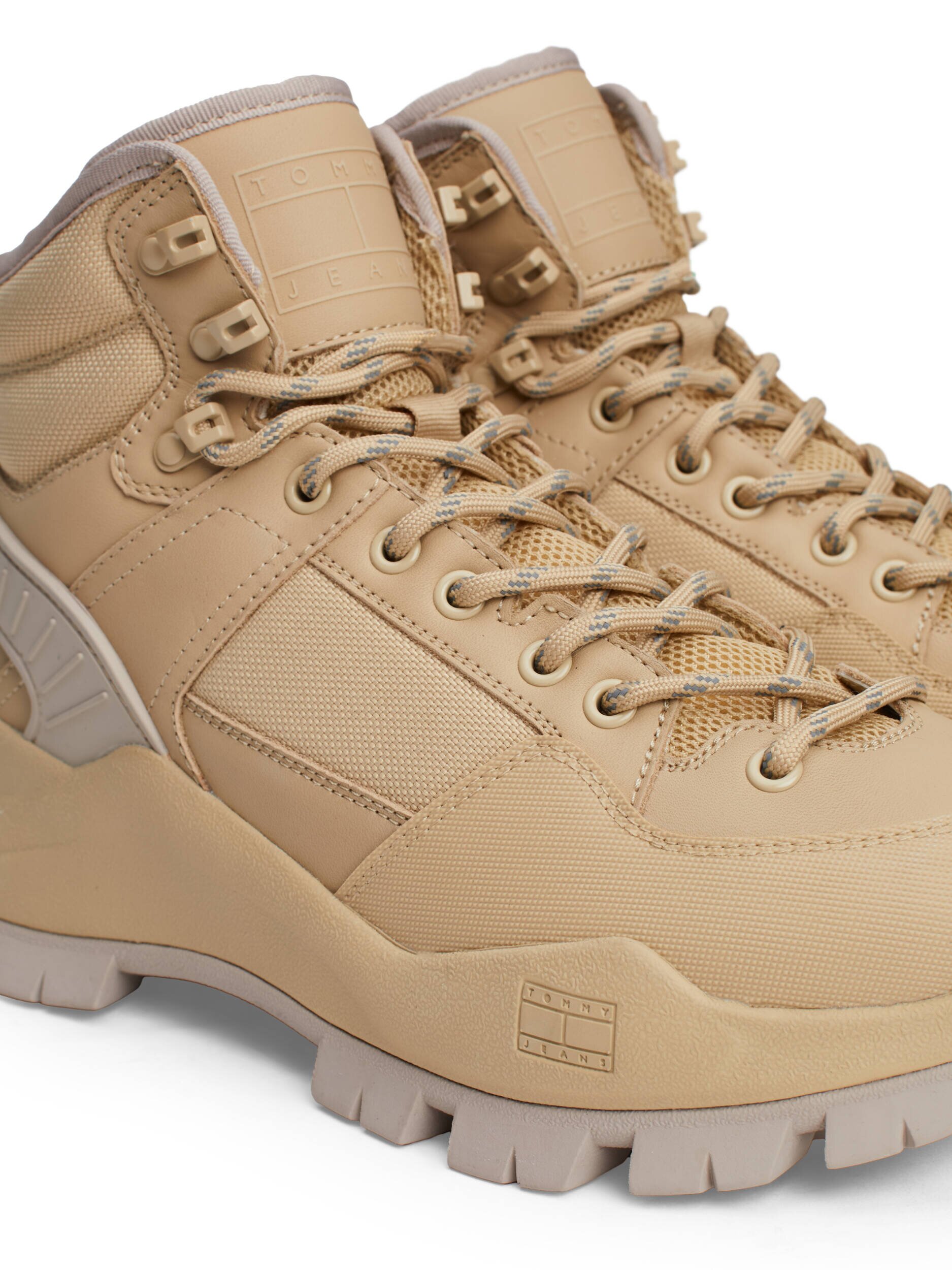 Tommy Jeans De piele insulete