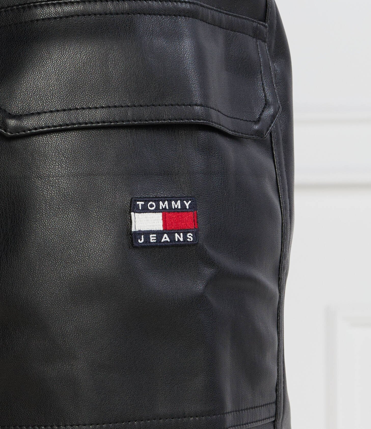 Tommy Jeans Fustă TJW BUCKLE PLEATHER