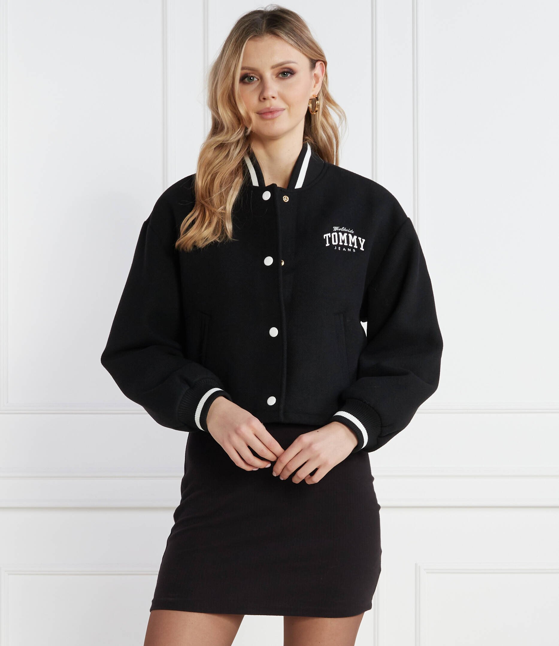 Tommy Jeans Geacă bomber TJW CRP WOOL VARSITY | Cropped Fit cu adaos de lână