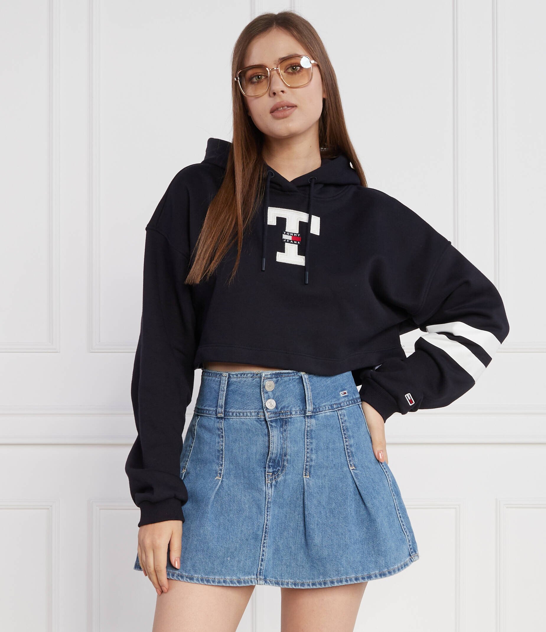 Tommy Jeans Hanorac TJW SP CRP LETTERMAN FLAG HOODIE | Cropped Fit