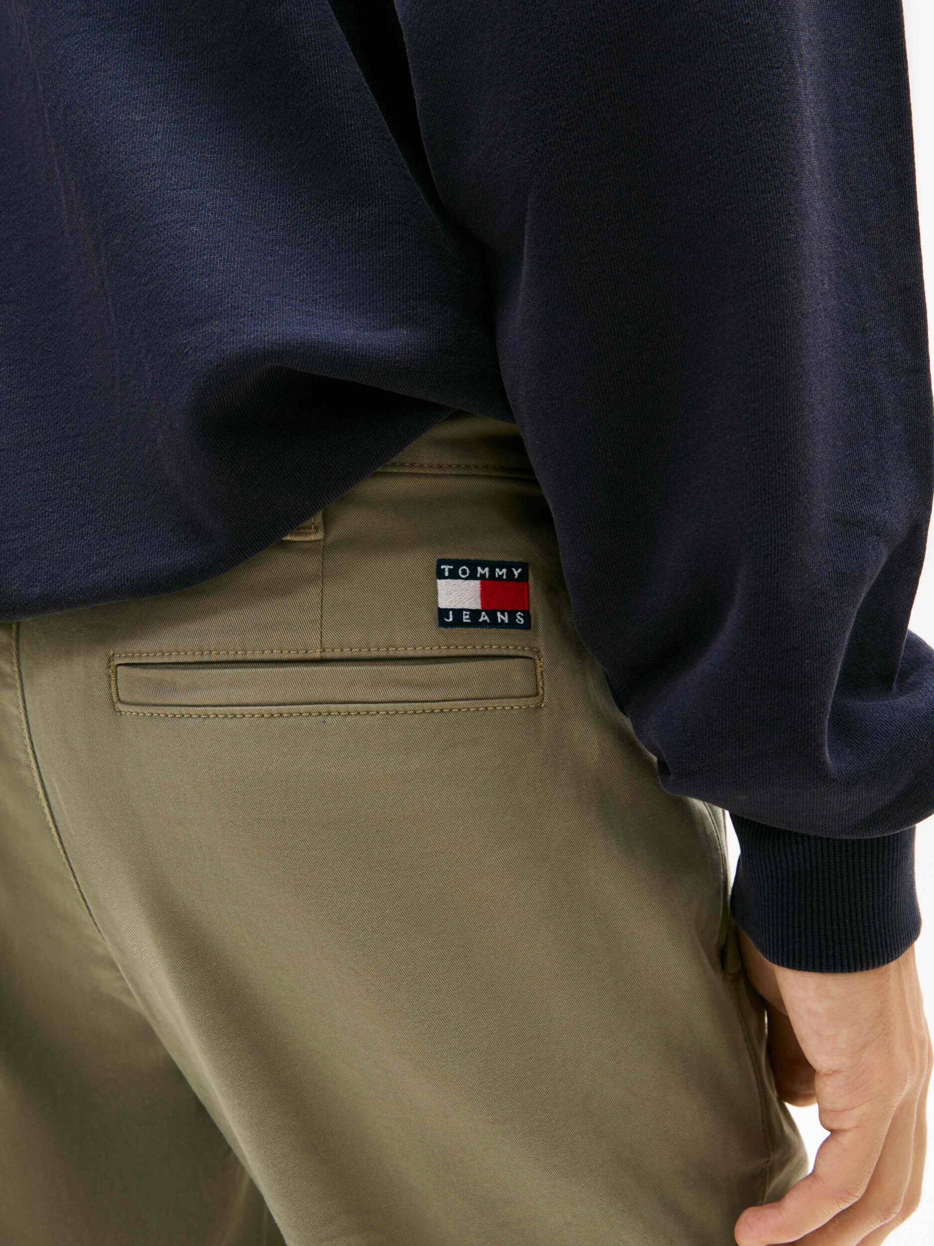 Tommy Jeans Pantaloni chino Scanton TH x F.C. Liverpool | Slim Fit