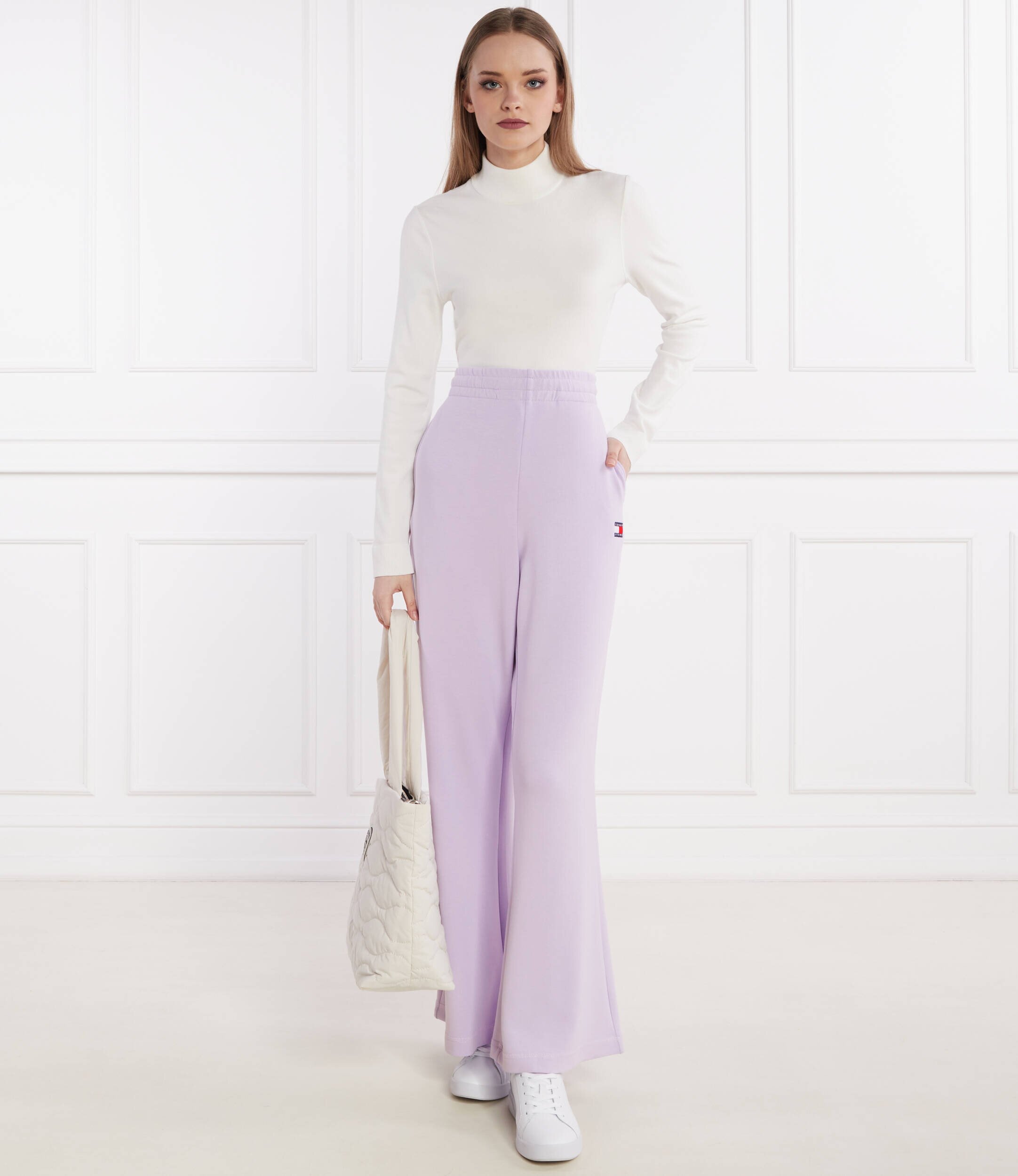 Tommy Jeans Pantaloni de trening BADGE WIDE EXT | flare fit