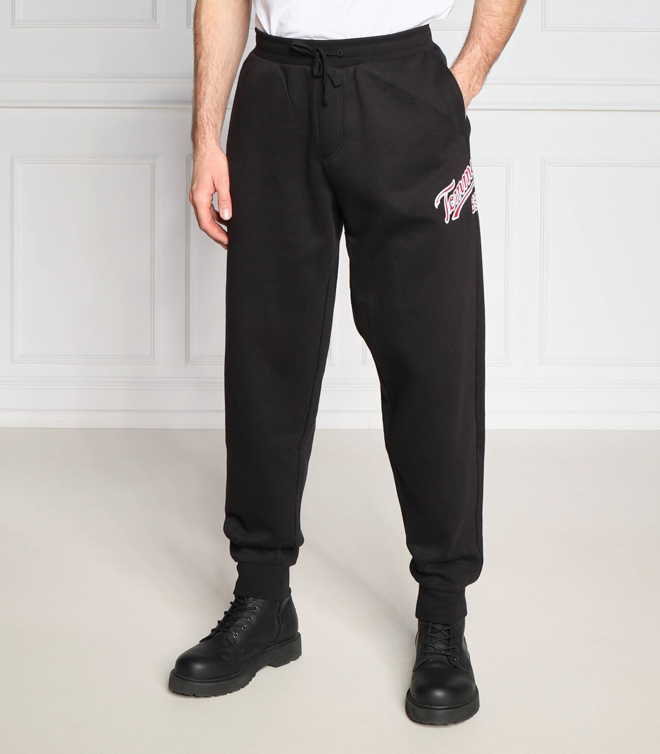 Tommy Jeans Pantaloni de trening COLLEGE 85 | Regular Fit