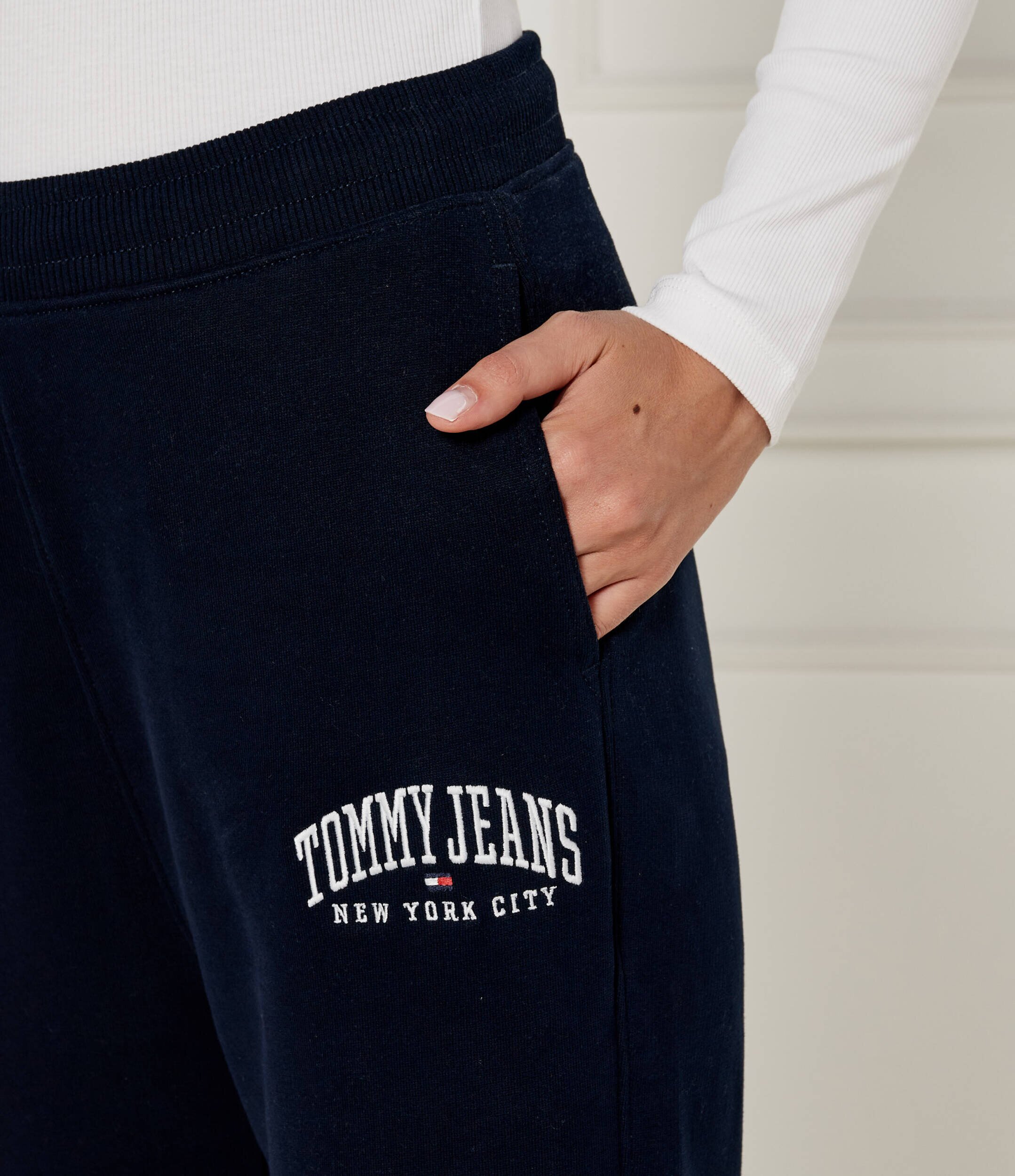 Tommy Jeans Pantaloni de trening RLX VARSITY | Regular Fit