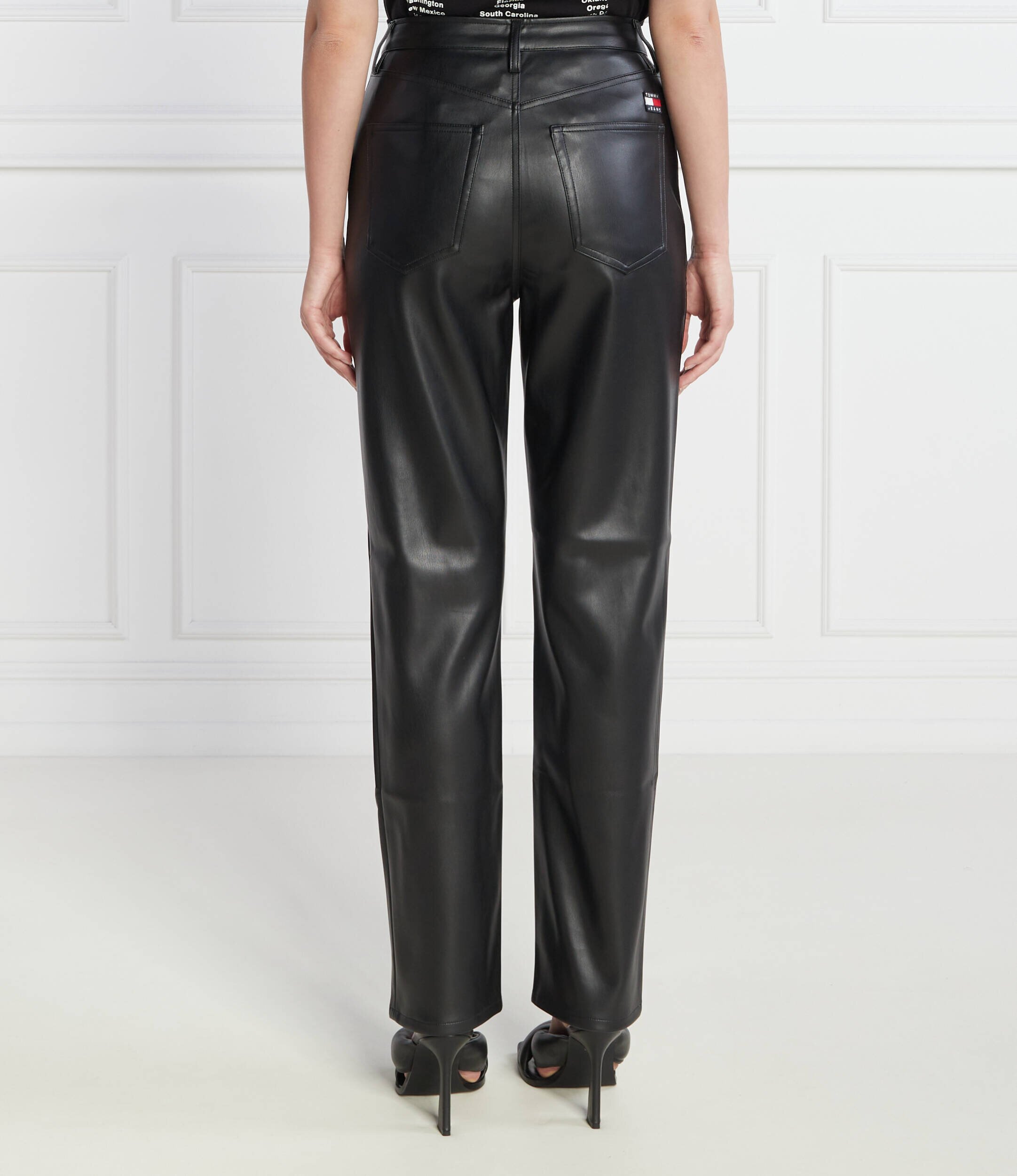Tommy Jeans Pantaloni TJW JULIE PLEATHER | Straight fit | high rise