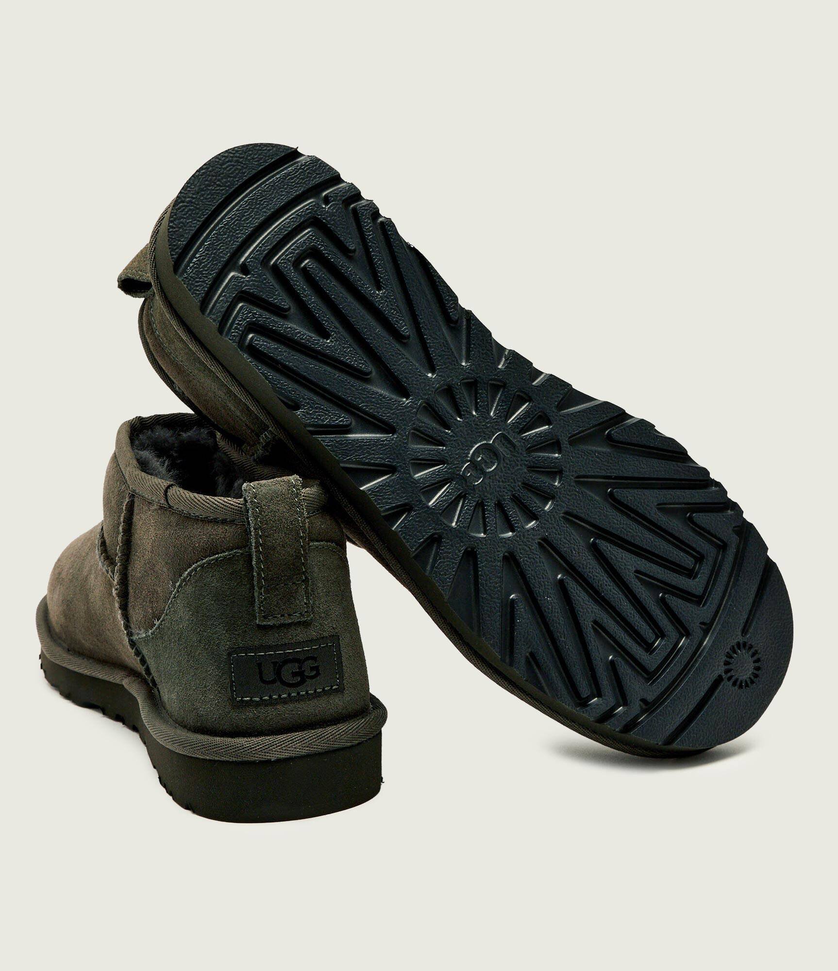 UGG Bocanci Classic Ultra Mini cu adaos de lână | skóra