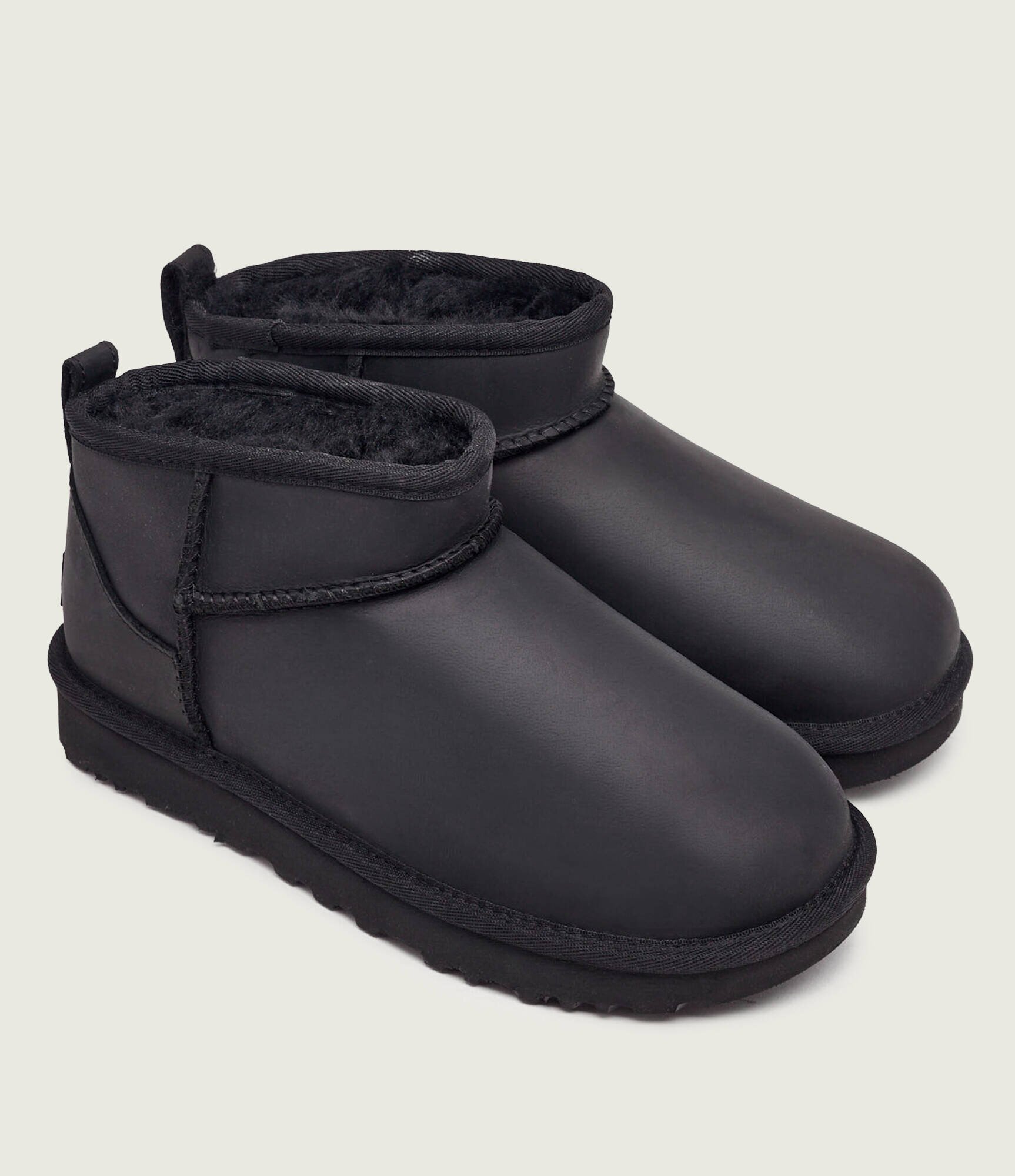 UGG Bocanci Classic Ultra Mini | piele