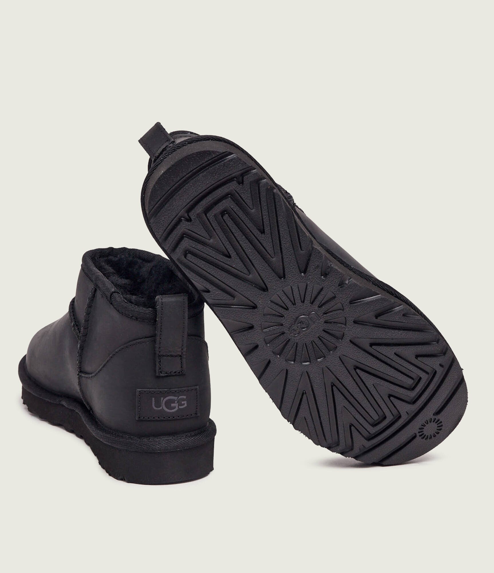 UGG Bocanci Classic Ultra Mini | piele