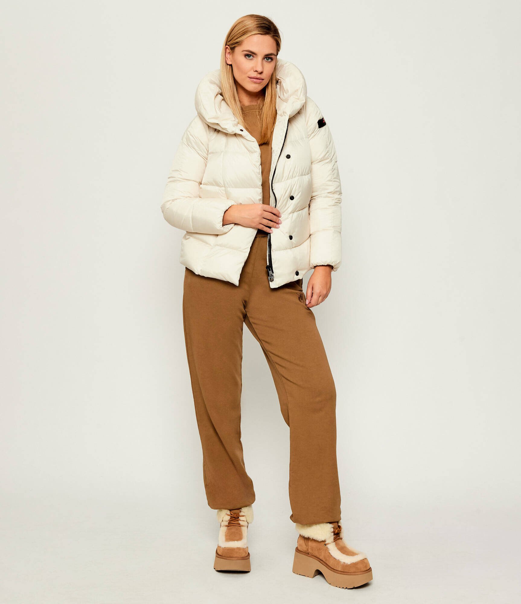 UGG Bocanci Esmee | shearling | zamsz
