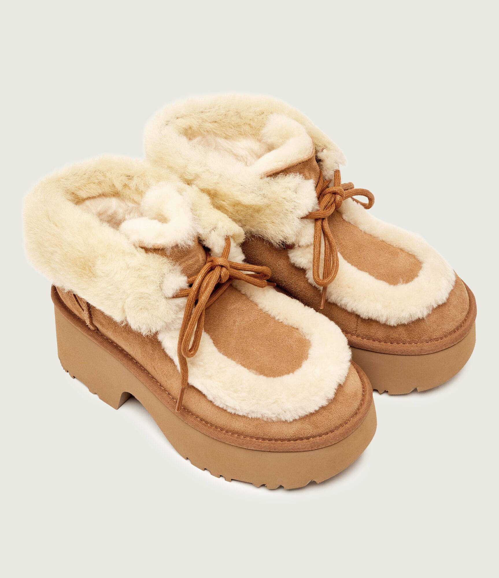 UGG Bocanci Esmee | shearling | zamsz