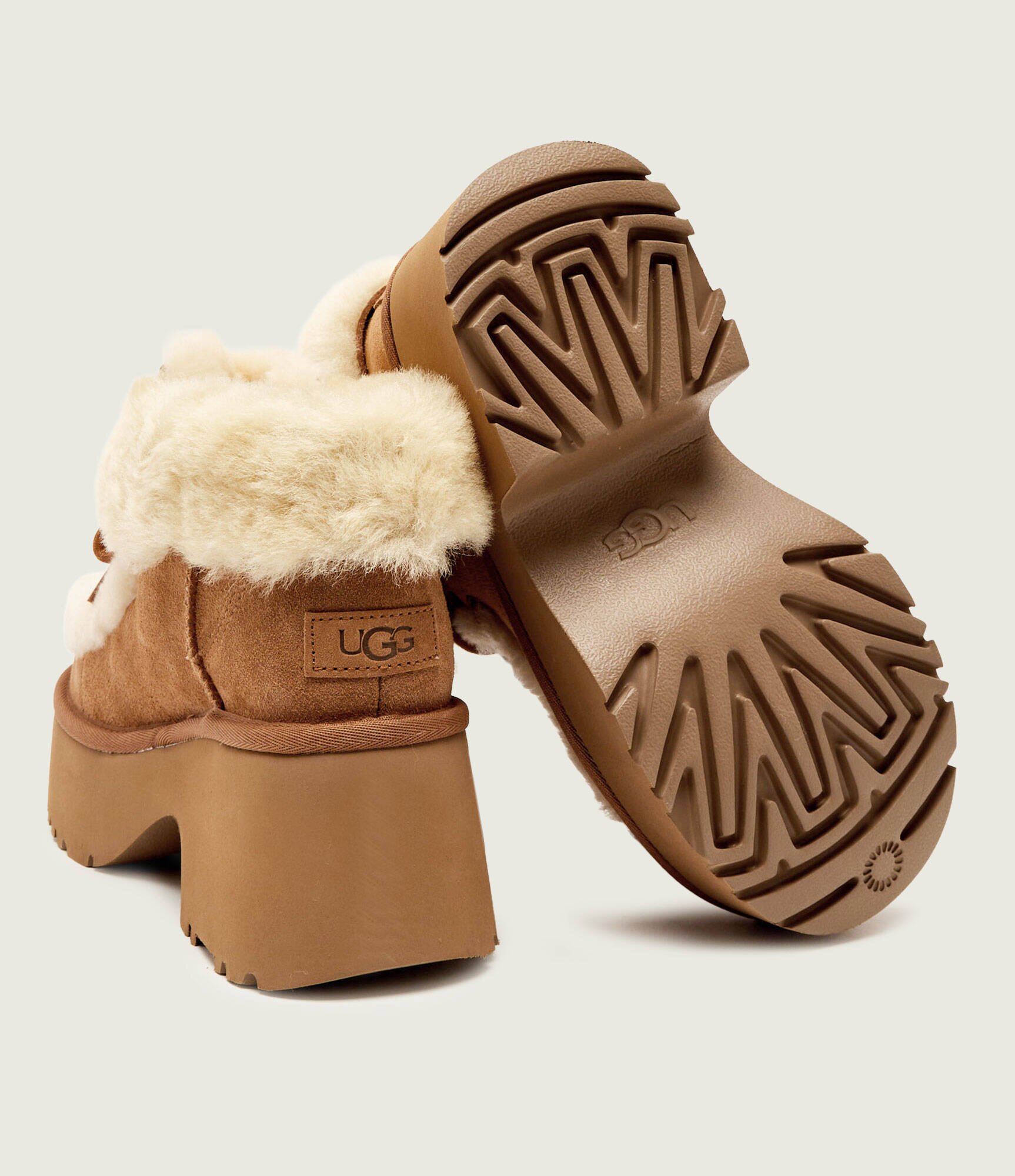 UGG Bocanci Esmee | shearling | zamsz