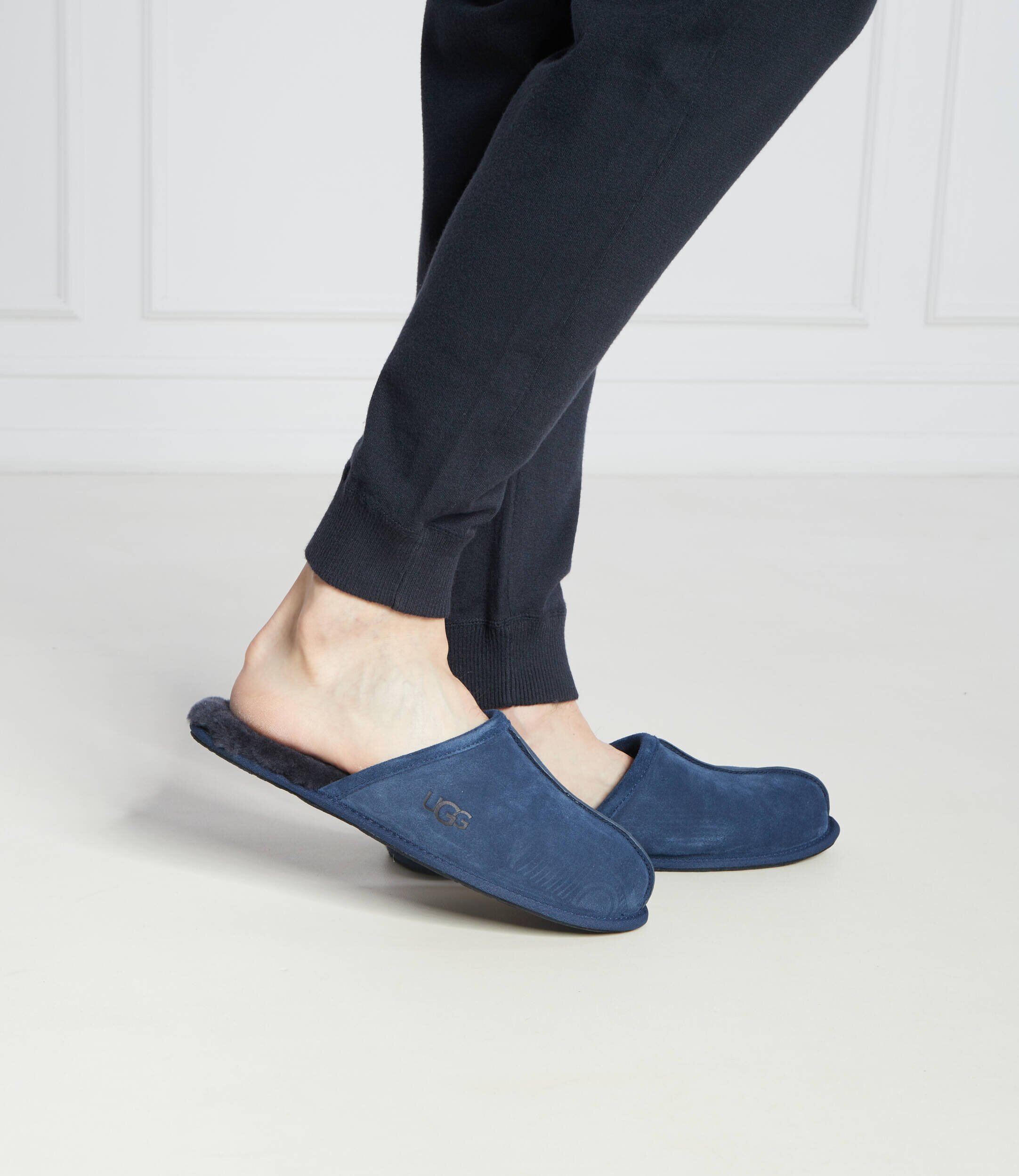 UGG Căptușite papuci de casă M SCUFF | piele întoarsă