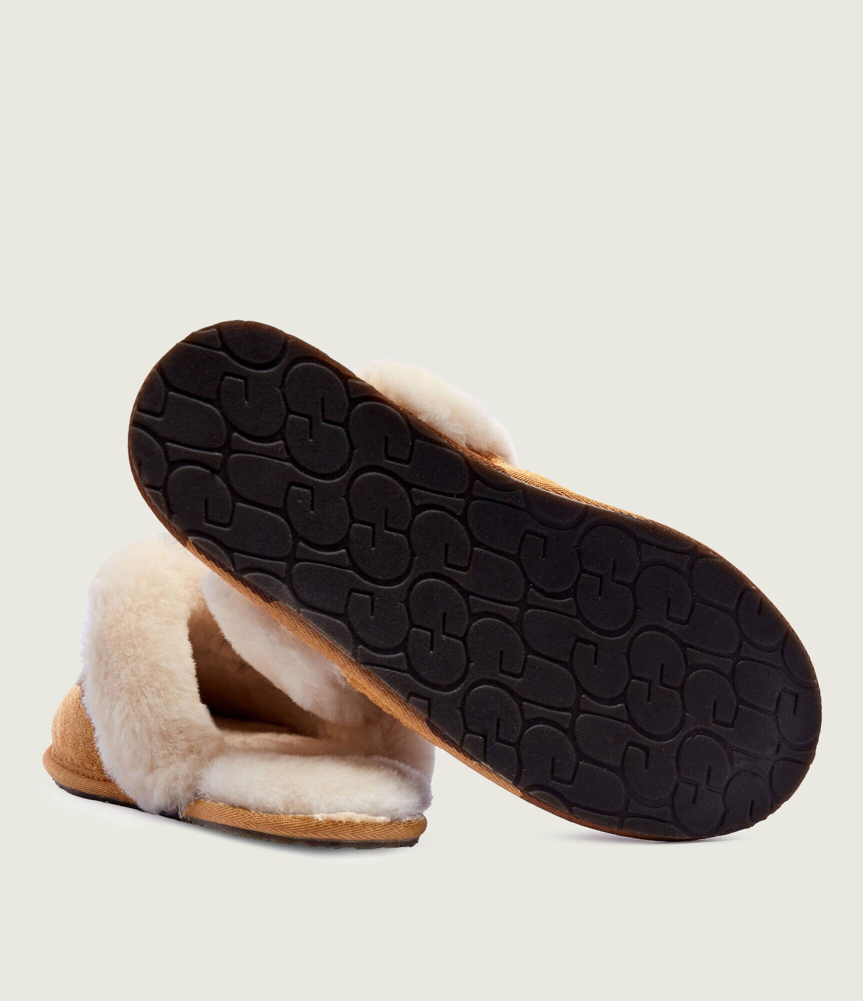 UGG Căptușite papuci de casă W SCUFFETTE II | shearling cu adaos de lână | piele întoarsă