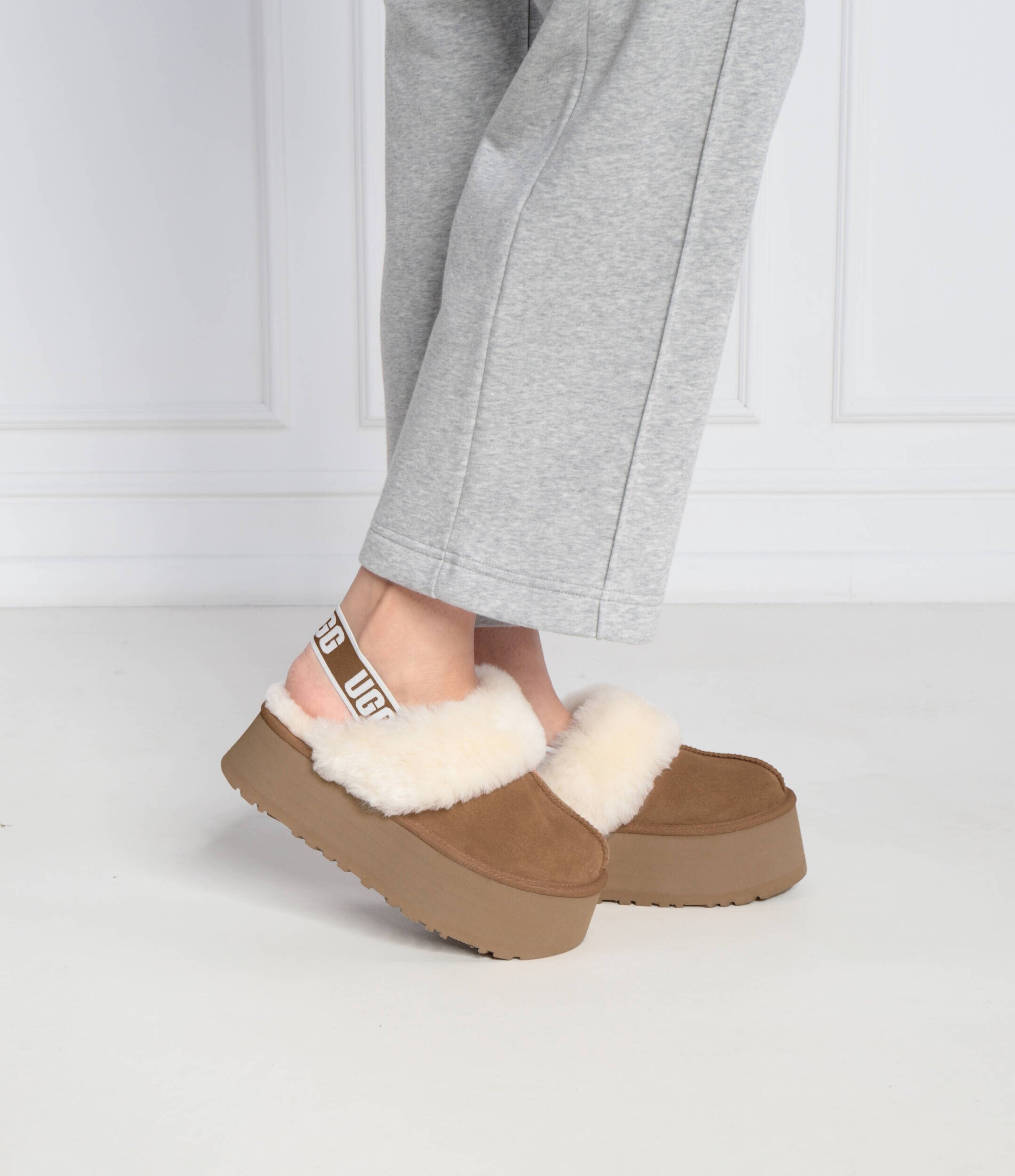 UGG De piele papuci de casă W FUNKETTE