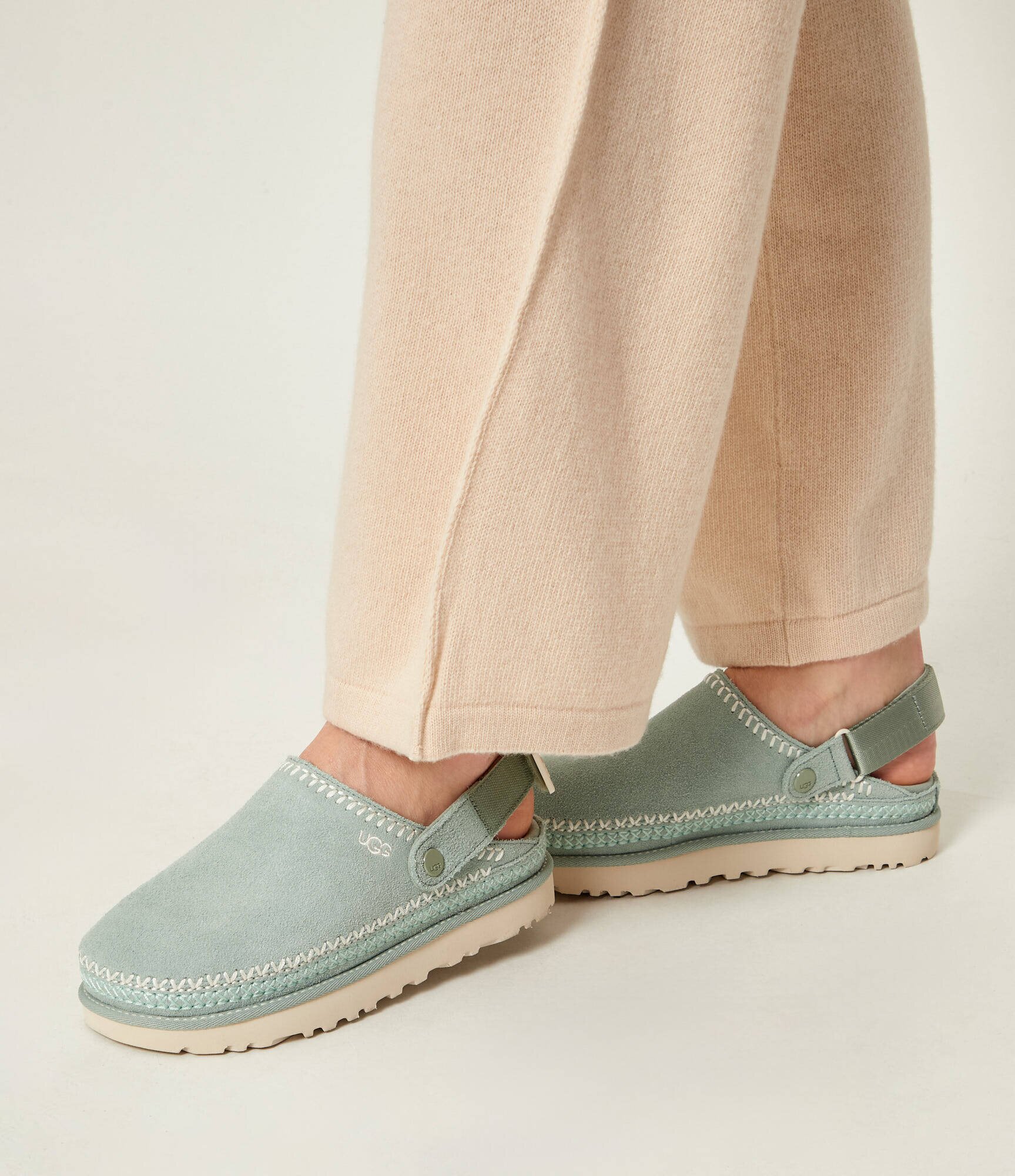 UGG Mule 2 în 1 W GOLDENSTAR MEADOW ACCENT CLOG | piele întoarsă