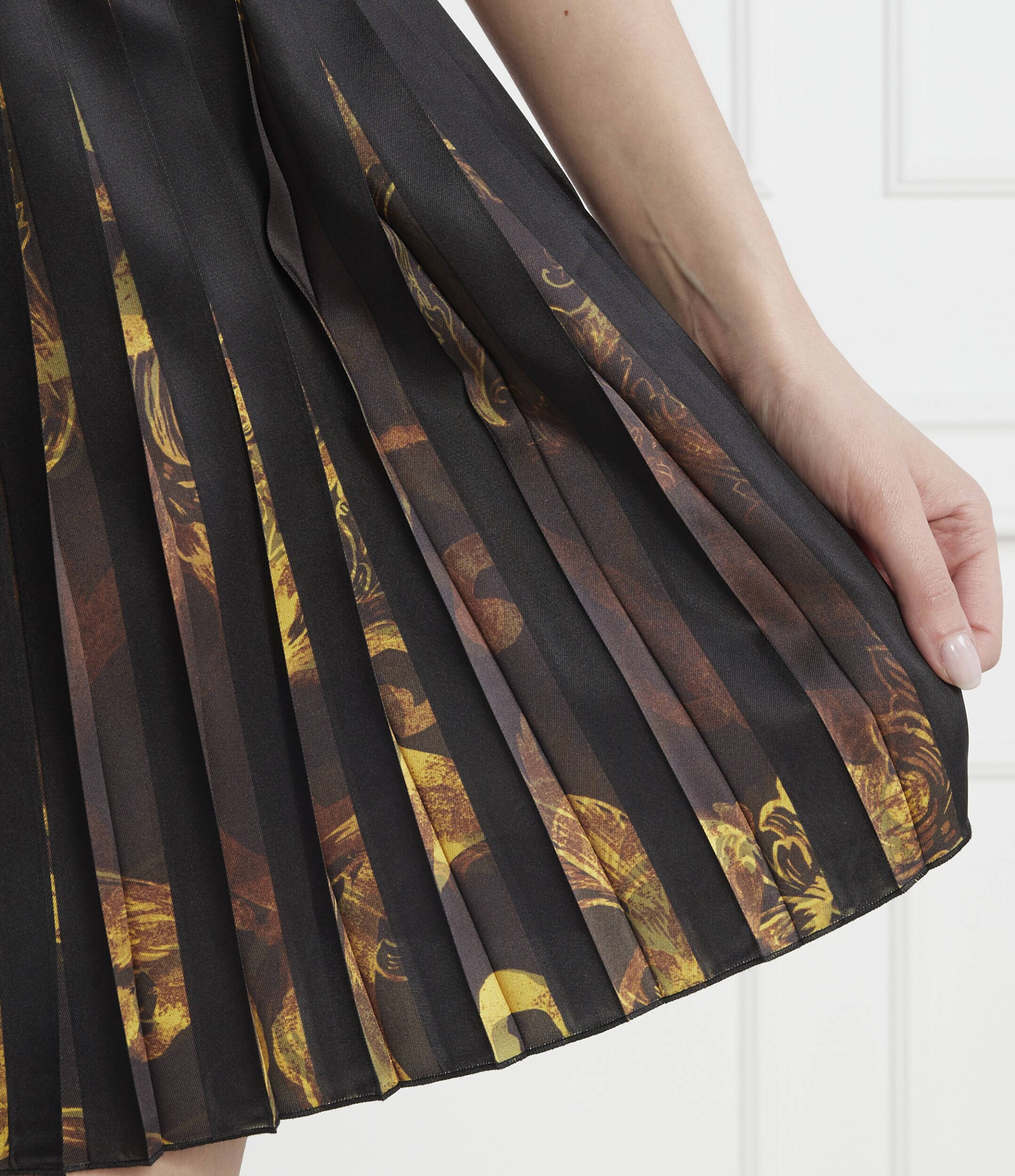 Versace Jeans Couture De satin fustă