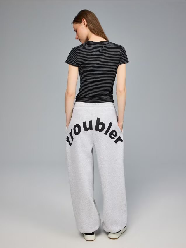 House Pantaloni de trening cu imprimeu