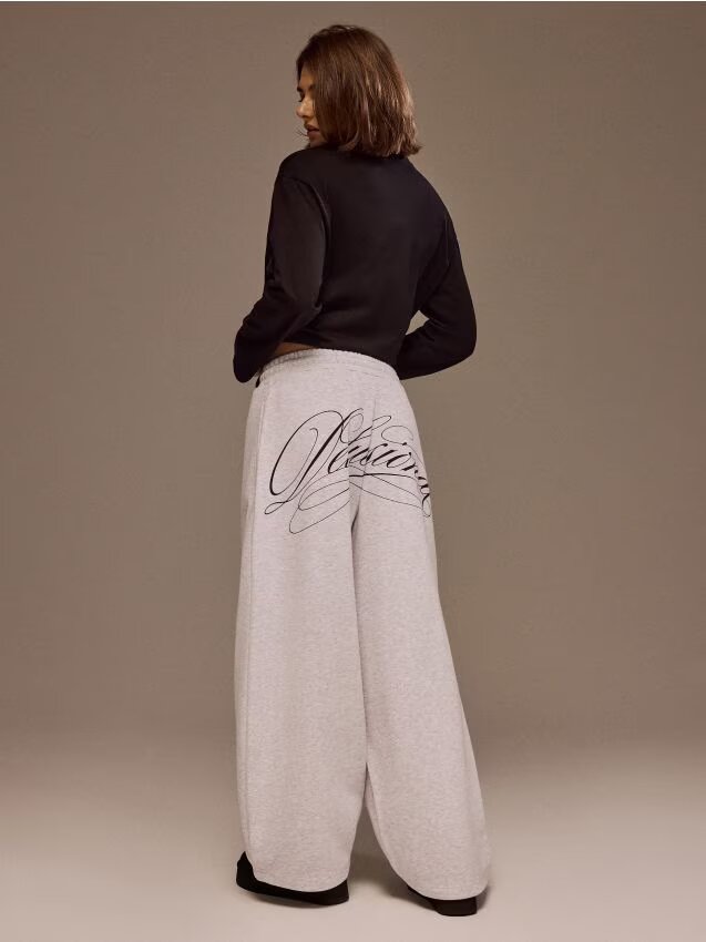 House Pantaloni de trening cu imprimeu