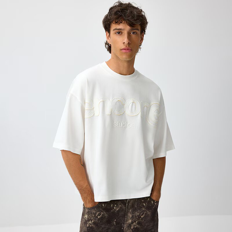 House Tricou cu aplicație