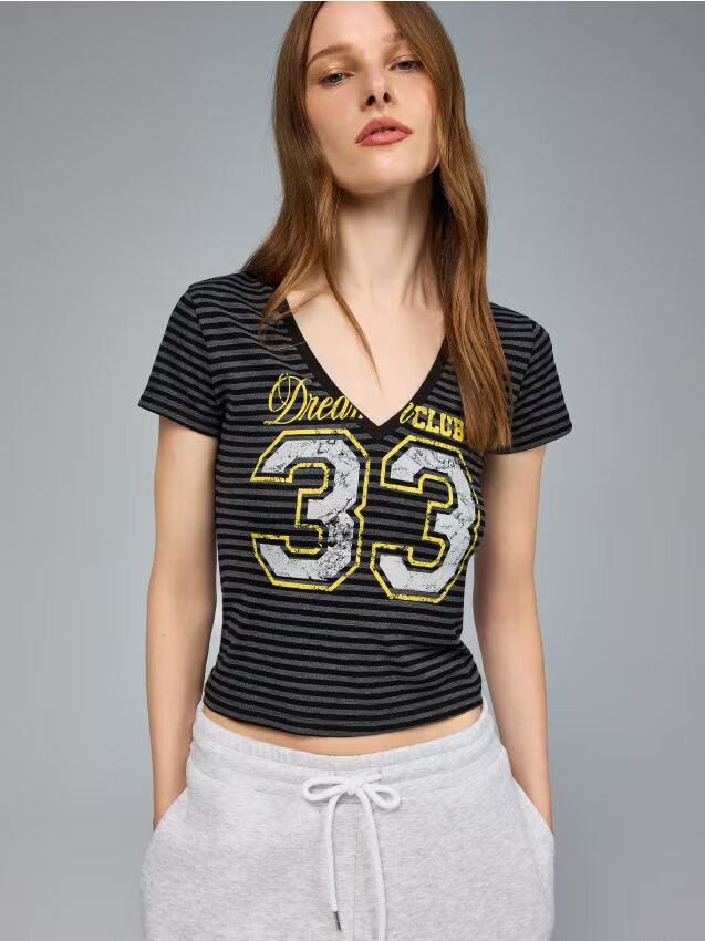 House Tricou în