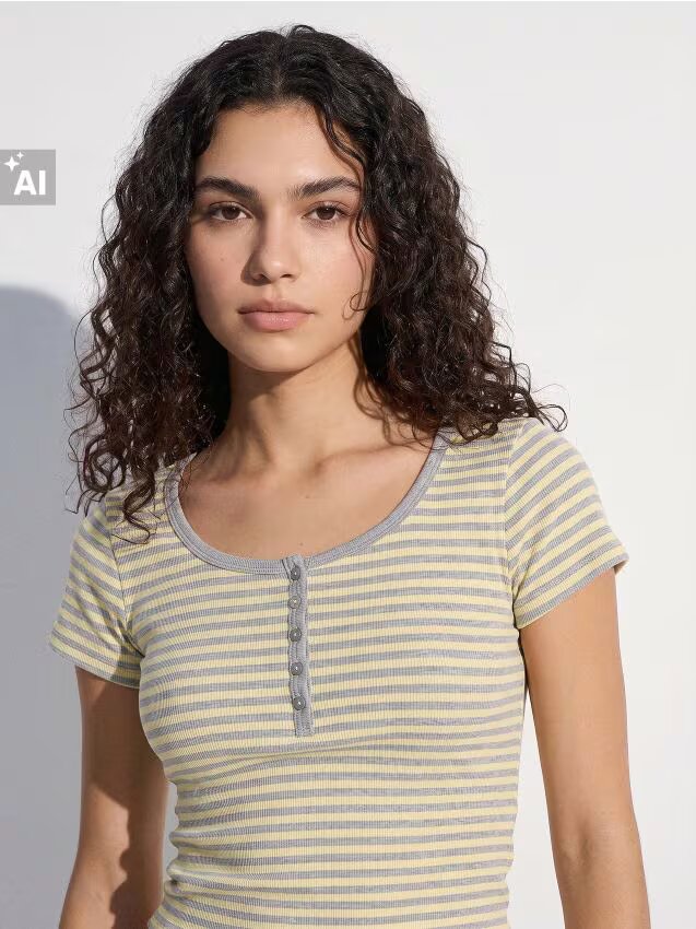House Tricou în
