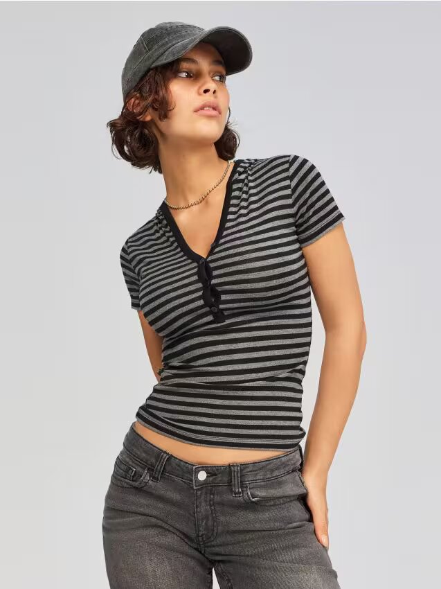 House Tricou în