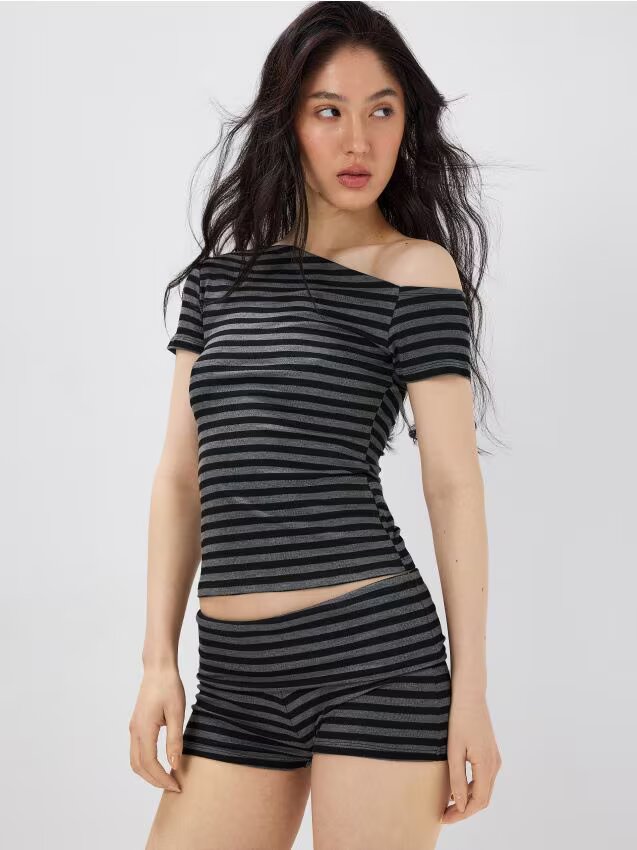 House Tricou în