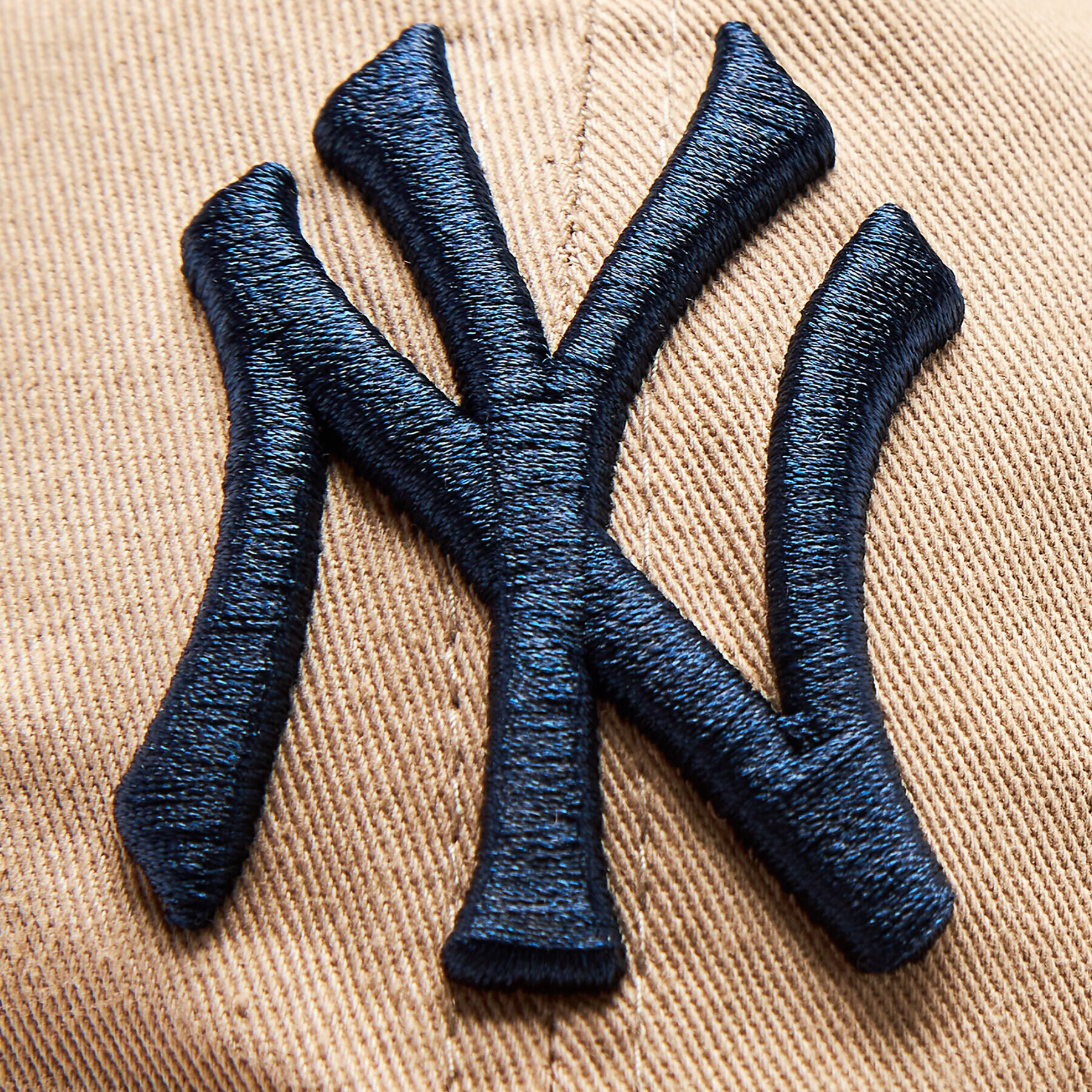 47 Brand Șapcă MLB New York Yankees '47 CLEAN UP B-RGW17GWSNL-KHB Kaki - Pled.ro