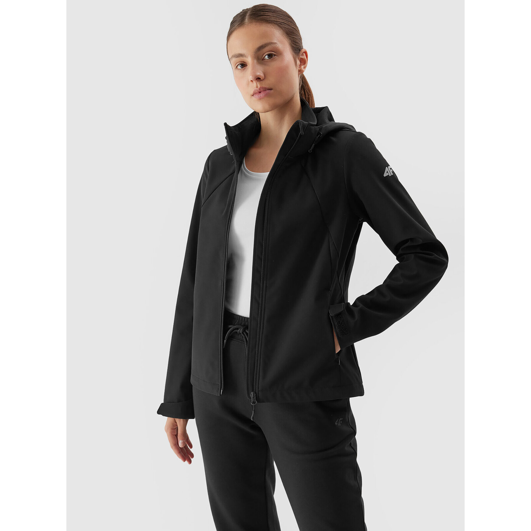 4F Geacă softshell AW23TSOFF152 Negru Slim Fit - Pled.ro