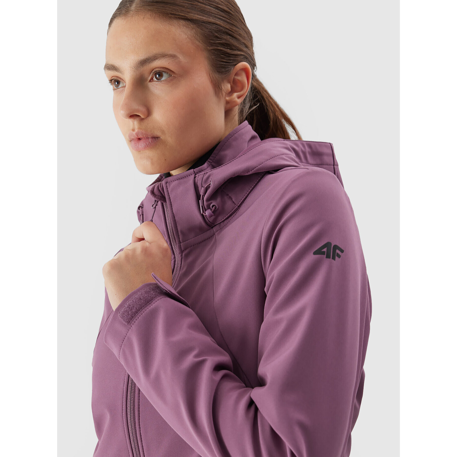 4F Geacă softshell AW23TSOFF152 Roz Slim Fit - Pled.ro