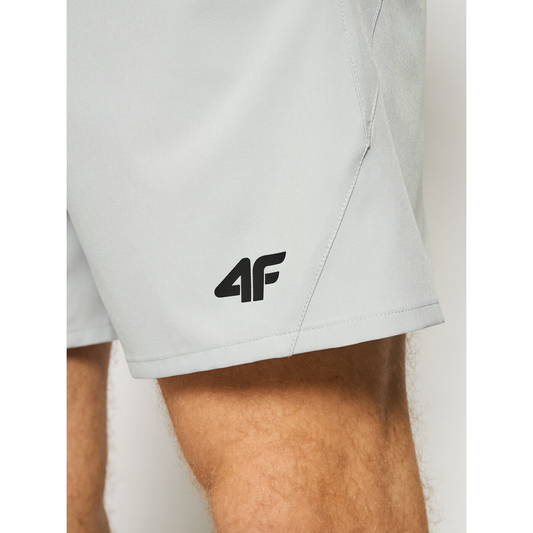 4F Pantaloni scurți sport H4L21-SKMF012 Gri Regular Fit - Pled.ro