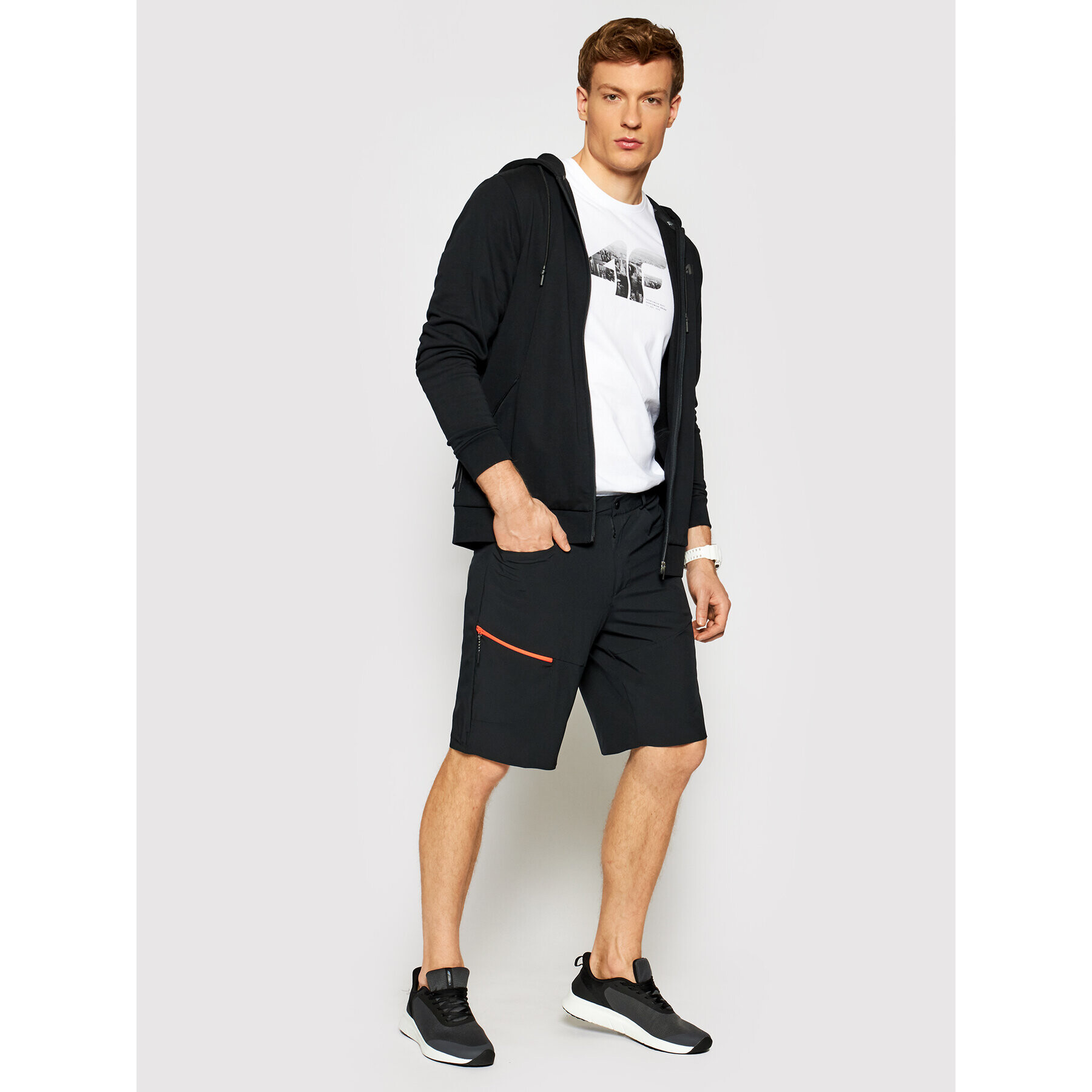 4F Pantaloni scurți sport H4L21-SKMF060 Negru Regular Fit - Pled.ro