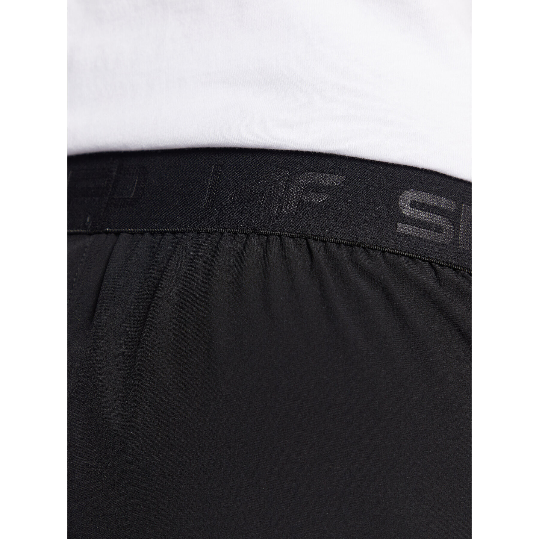 4F Pantaloni scurți sport H4Z22-SKMF011 Negru Regular Fit - Pled.ro