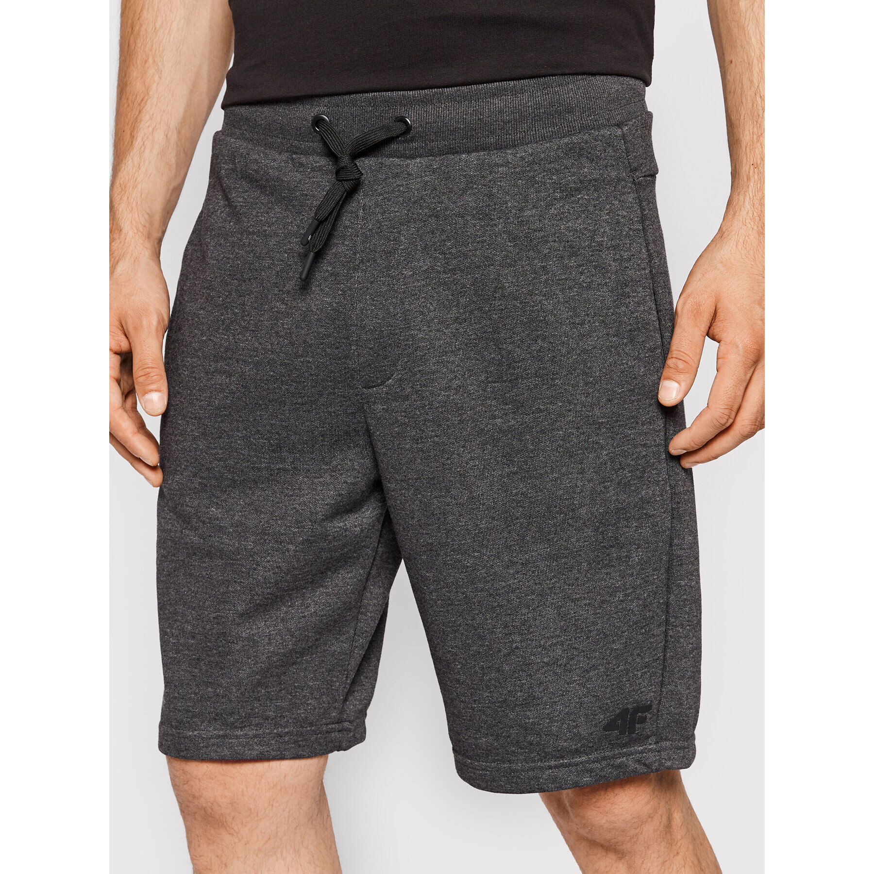 4F Pantaloni scurți sport NOSH4-SKMD35 Gri Regular Fit - Pled.ro