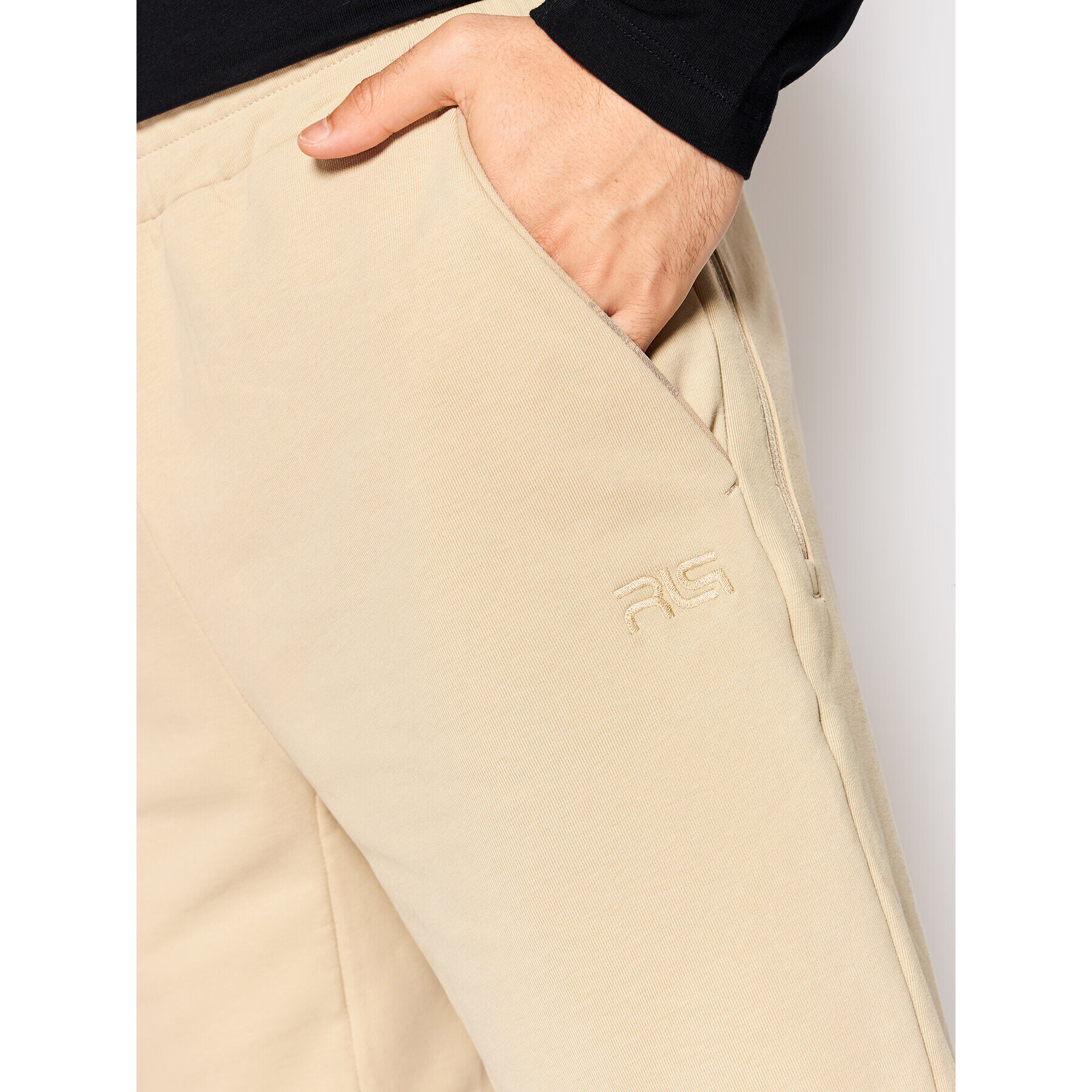 4F Pantaloni scurți sport R4L21-SKMD903 Bej Regular Fit - Pled.ro