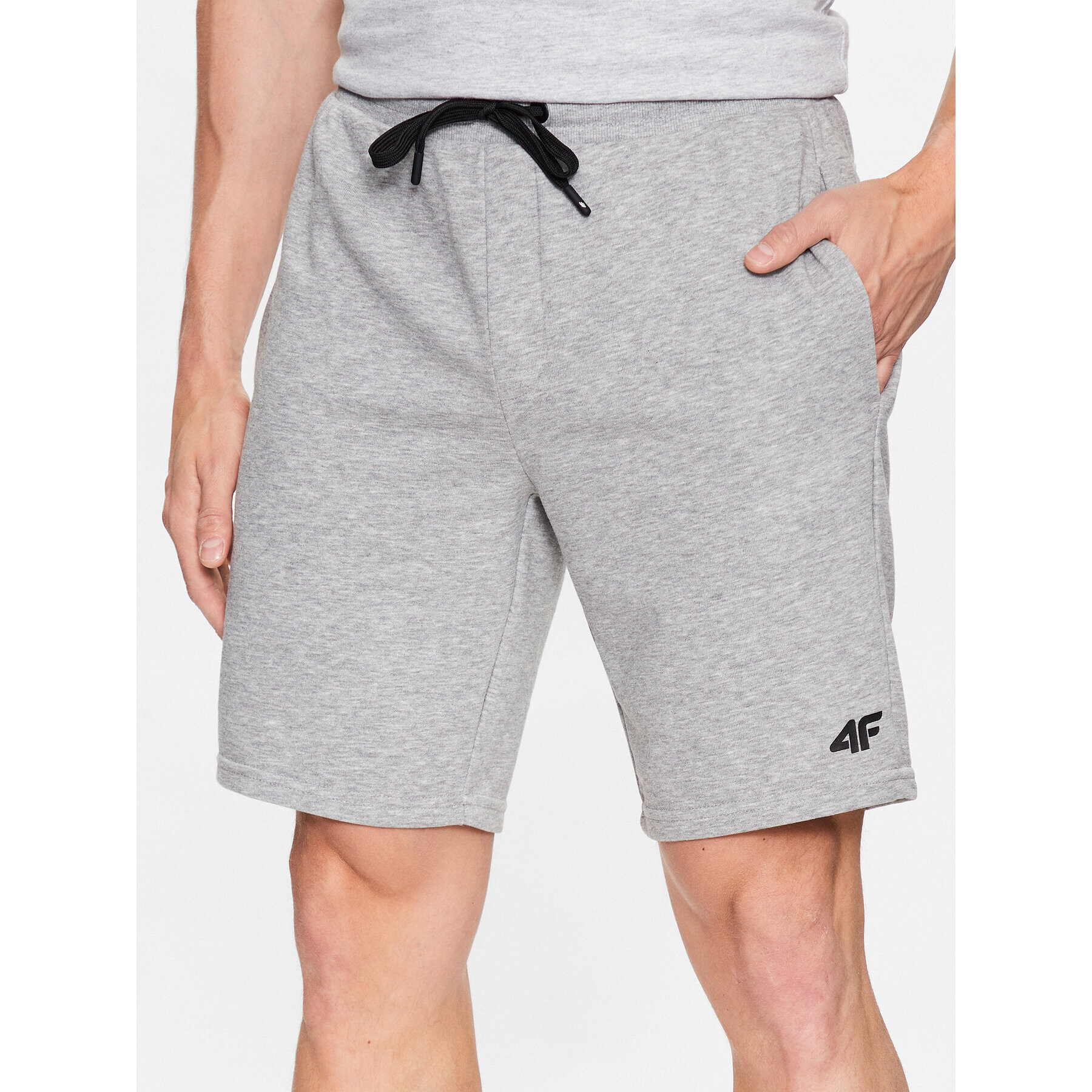 4F Pantaloni scurți sport SS23TSHOM156 Gri Regular Fit - Pled.ro