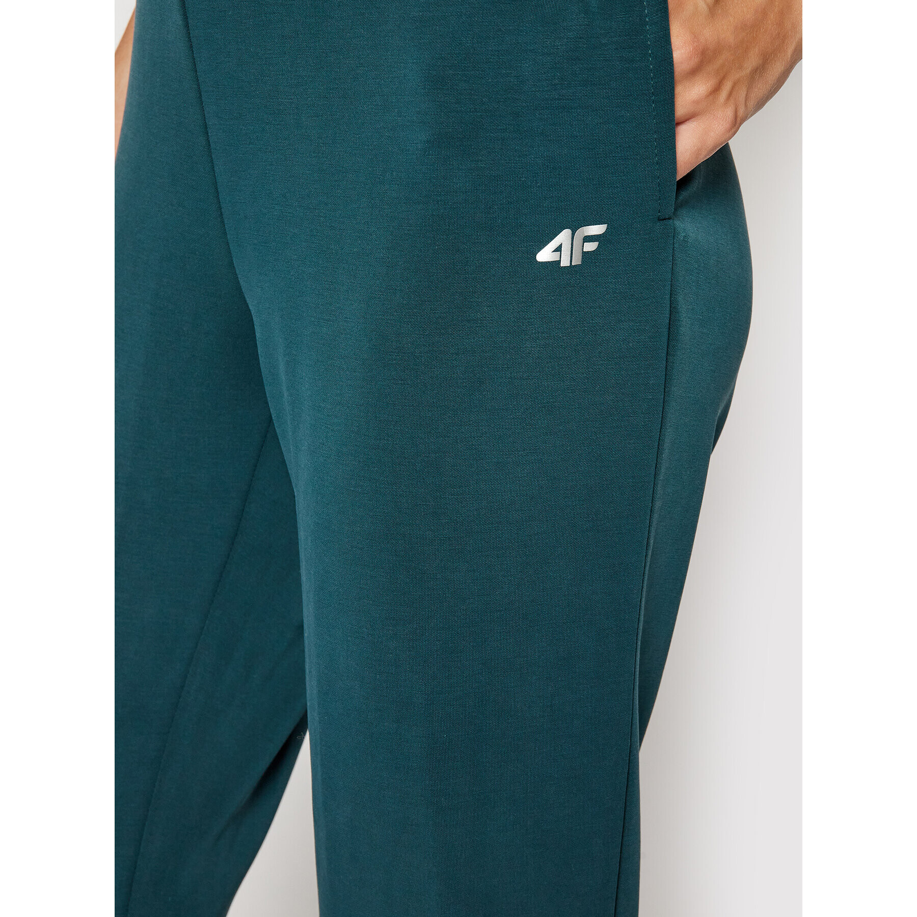 4F Pantaloni trening H4L21-SPDD011A Verde Regular Fit - Pled.ro