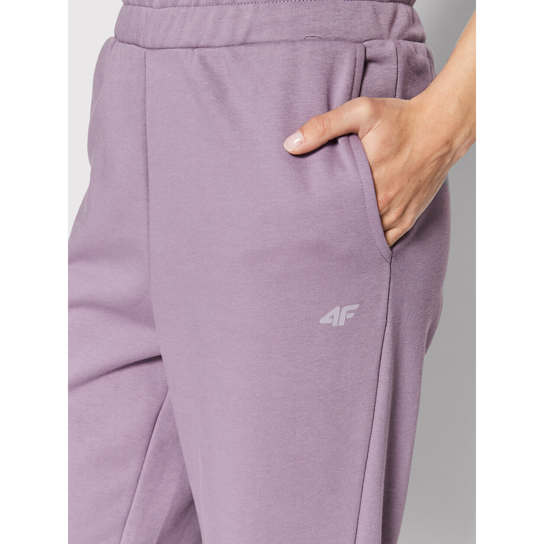 4F Pantaloni trening H4L22-SPDD013 Violet Regular Fit - Pled.ro