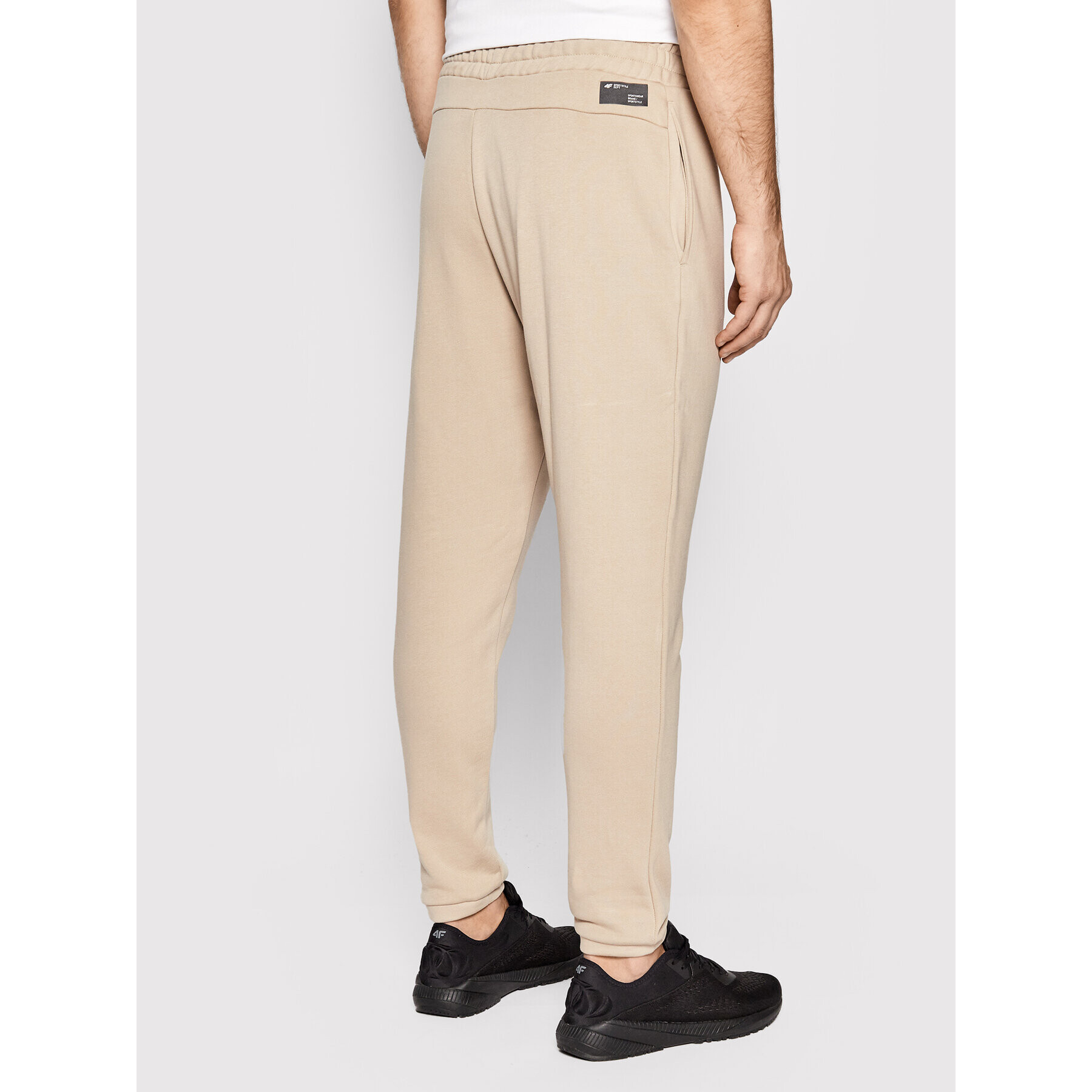 4F Pantaloni trening H4L22-SPMD014 Bej Regular Fit - Pled.ro