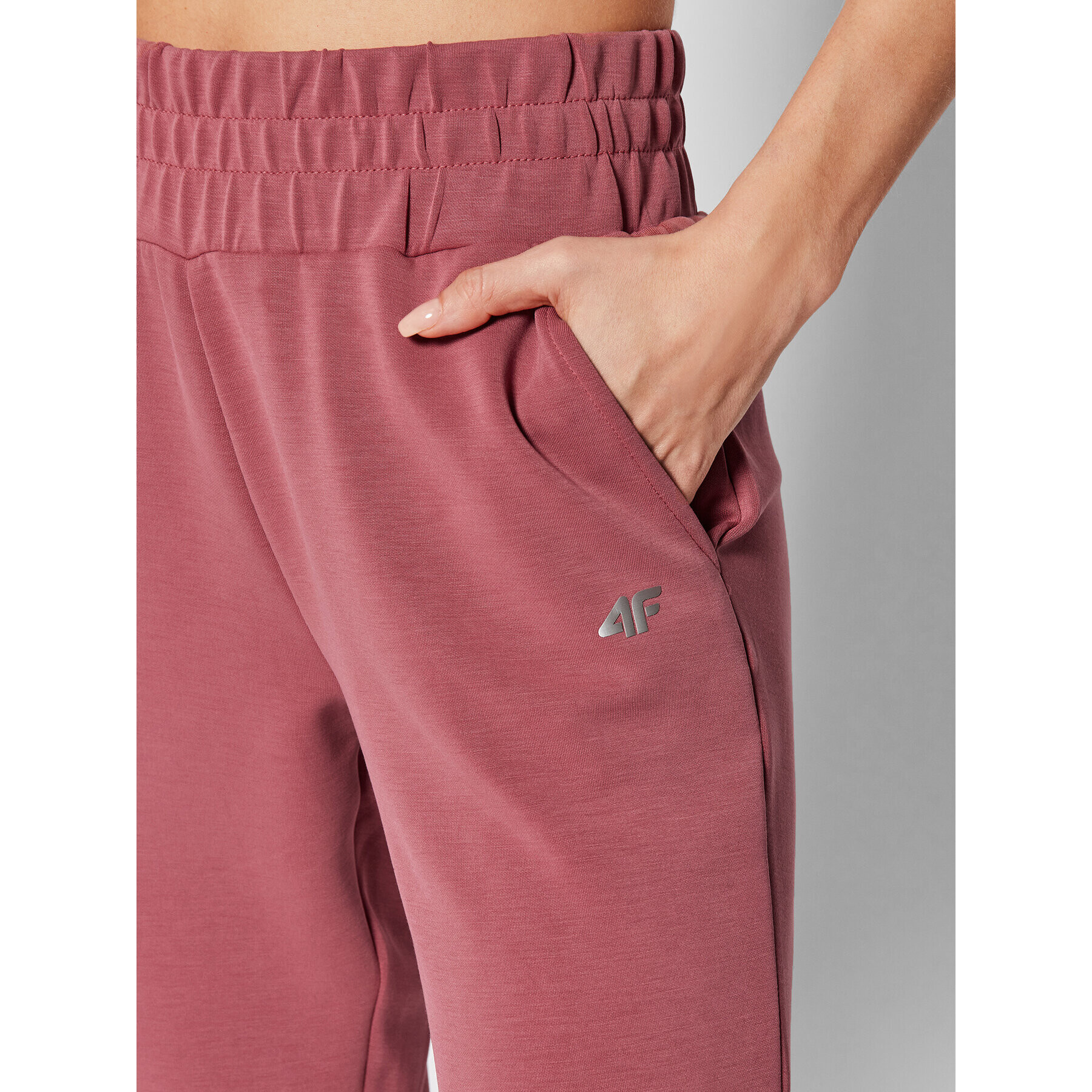 4F Pantaloni trening H4Z21-SPDD017 Roz Regular Fit - Pled.ro