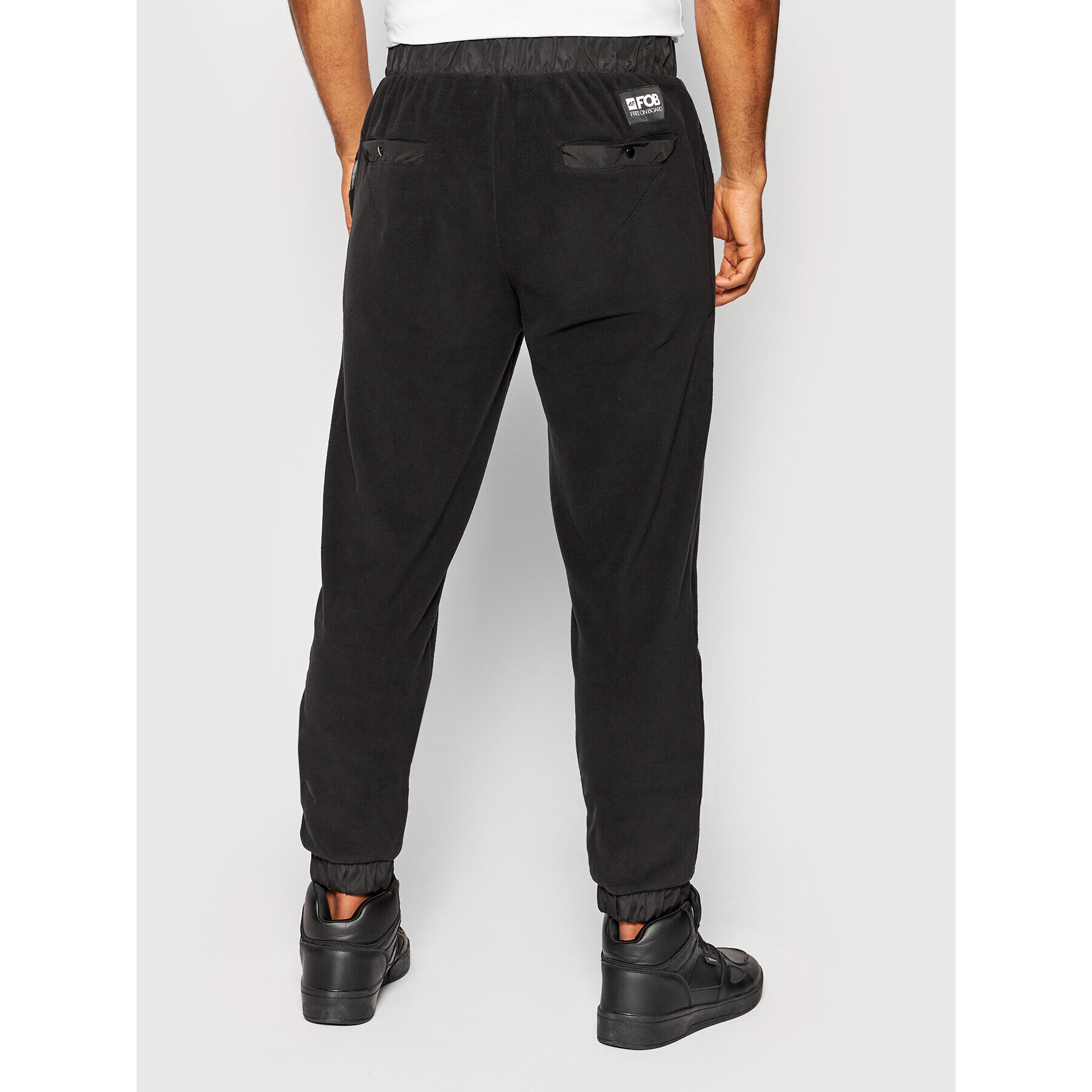 4F Pantaloni trening H4Z21-SPMD016 Negru Regular Fit - Pled.ro