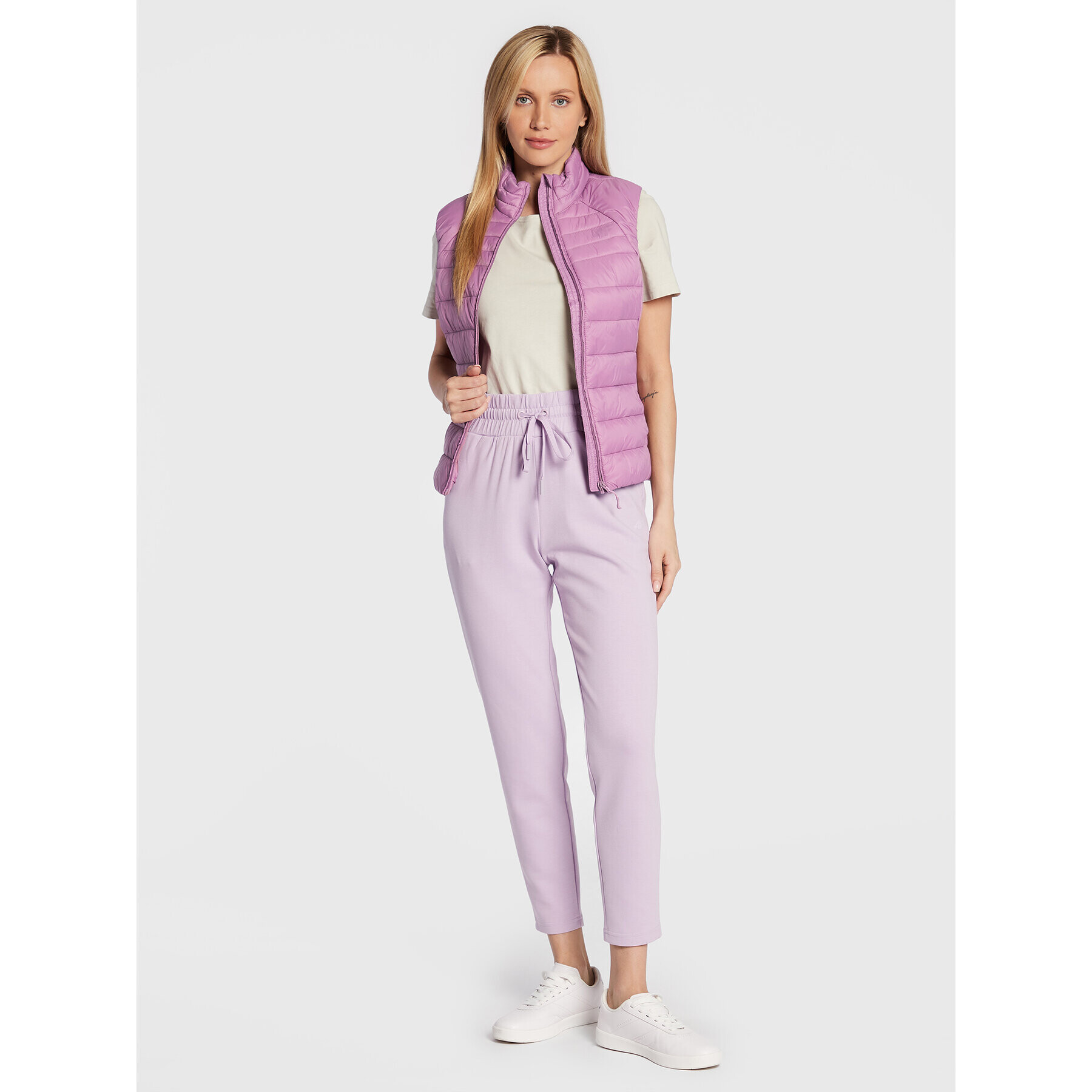 4F Pantaloni trening H4Z22-SPDD013 Violet Regular Fit - Pled.ro