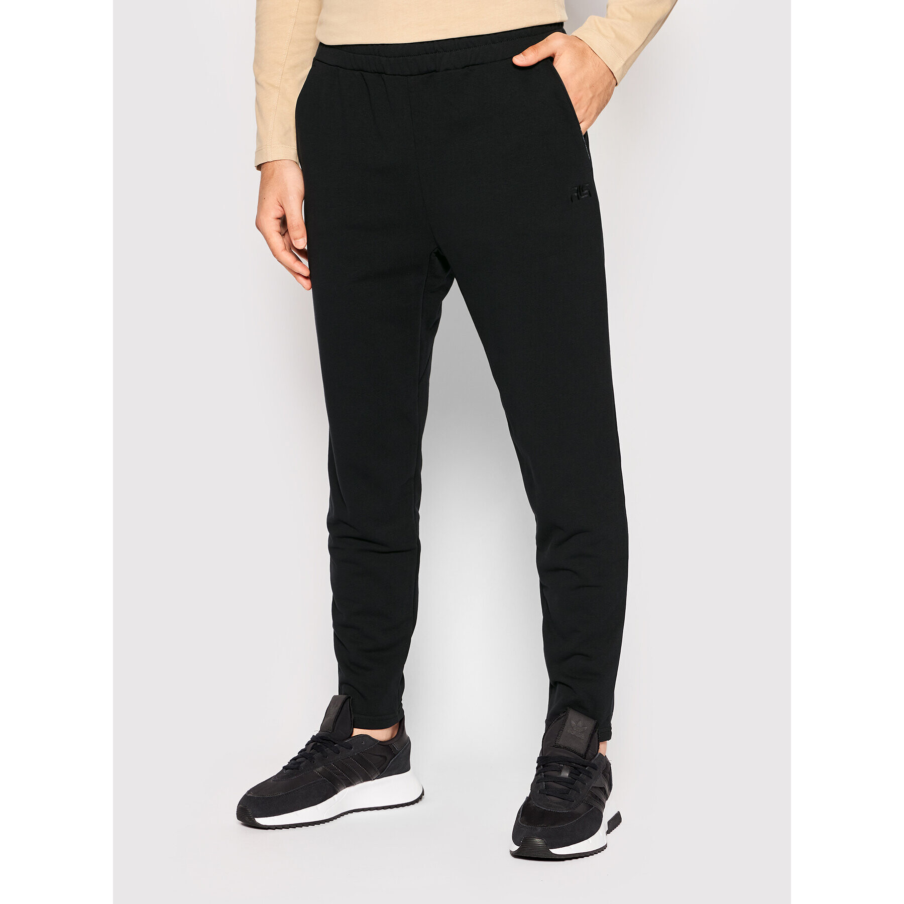 4F Pantaloni trening R4L21-SPMD901 Negru Regular Fit - Pled.ro