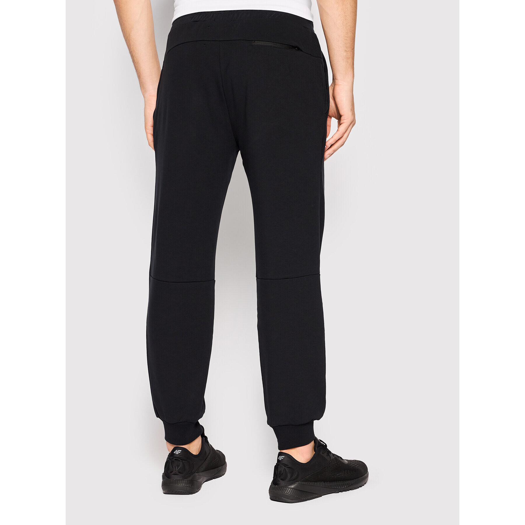 4F Pantaloni trening R4L21-SPMD902 Negru Regular Fit - Pled.ro