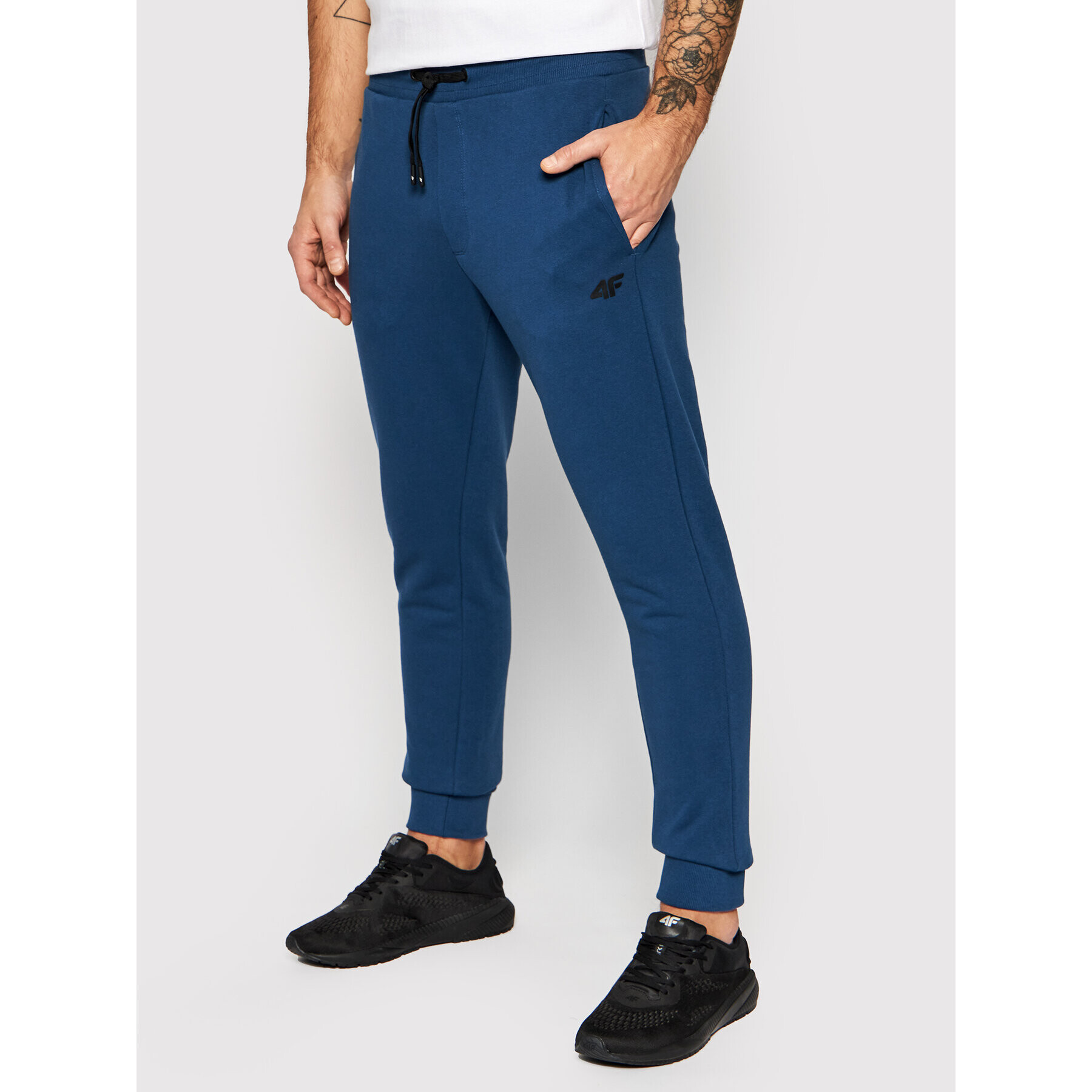 4F Pantaloni trening NOSH4-SPMD350 Albastru Regular Fit - Pled.ro