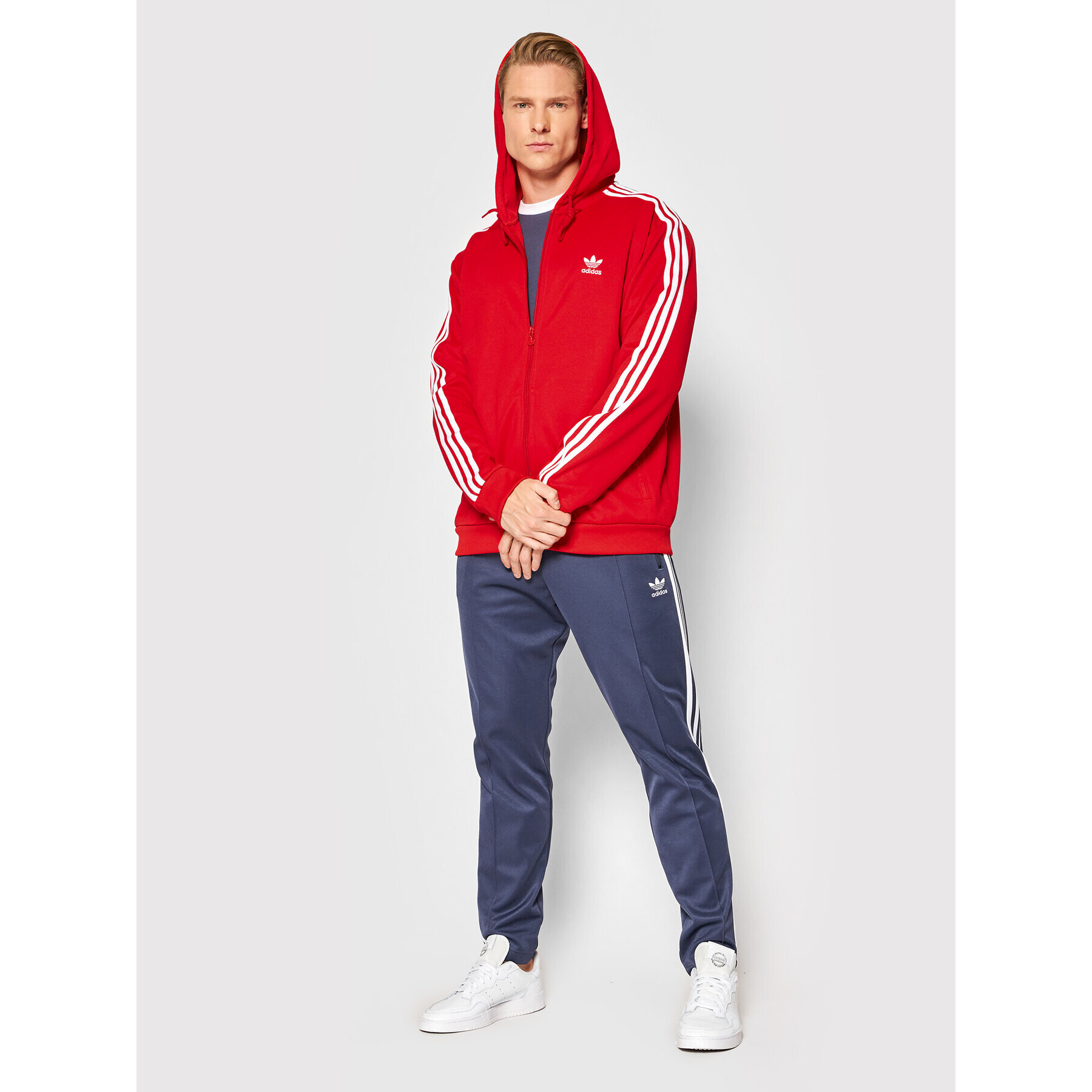 adidas Bluză adicolor Classics Hooded Full Zip Track HB9513 Roșu Standard Fit - Pled.ro