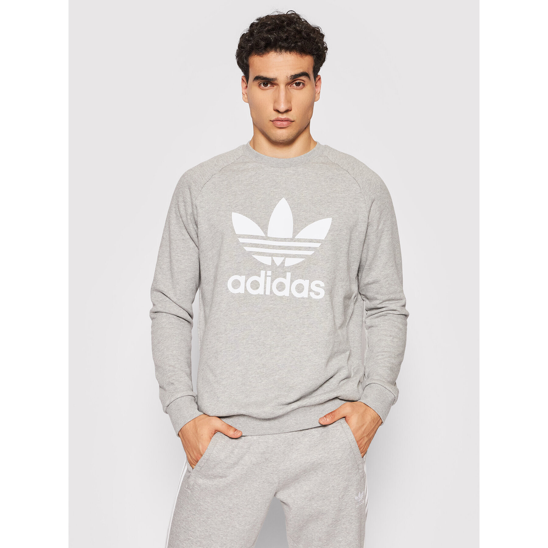 adidas Bluză adicolor Classics Trefoil Crewneck H06650 Gri Regular Fit - Pled.ro