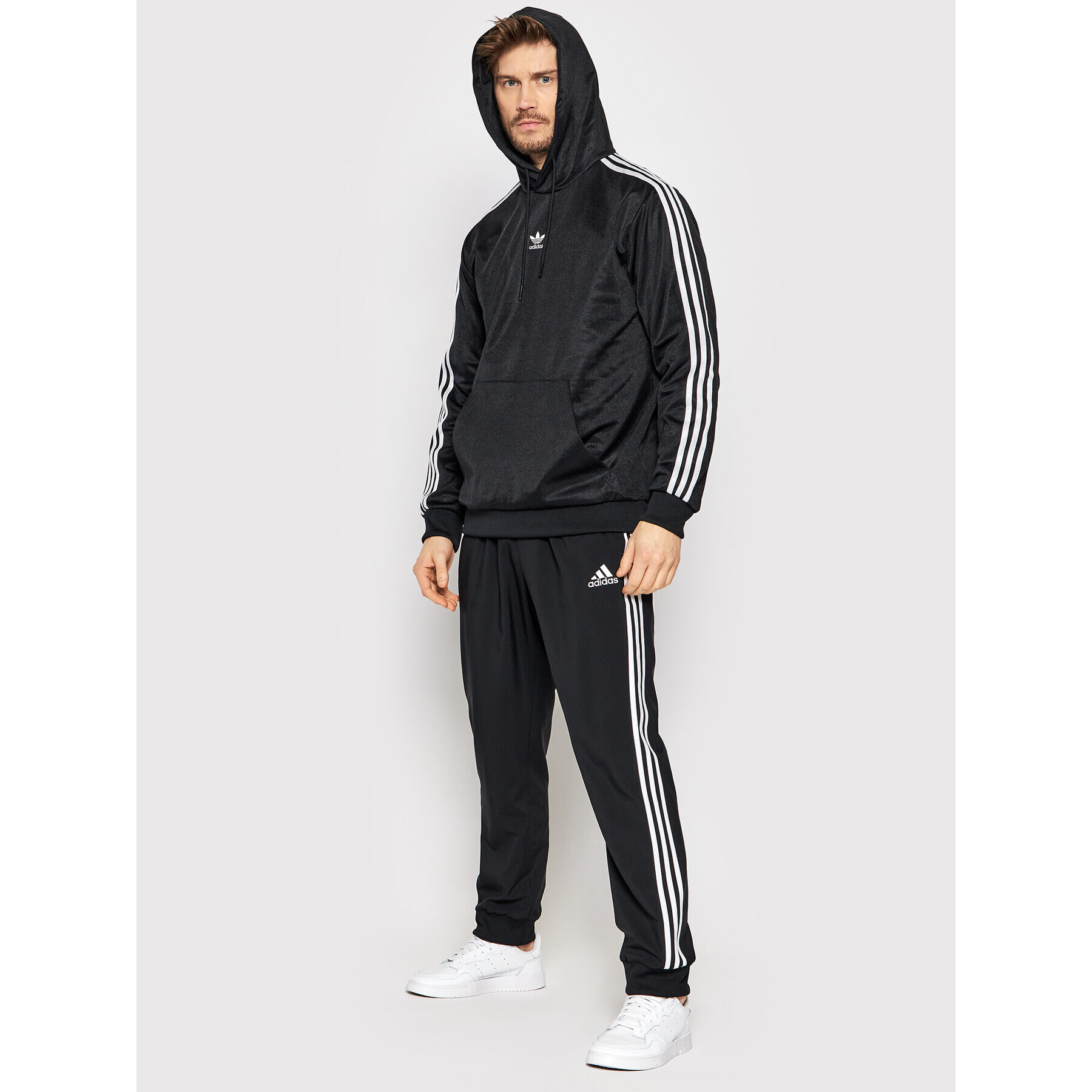 adidas Bluză adicolor Classics Trefoil HC1922 Negru Regular Fit - Pled.ro