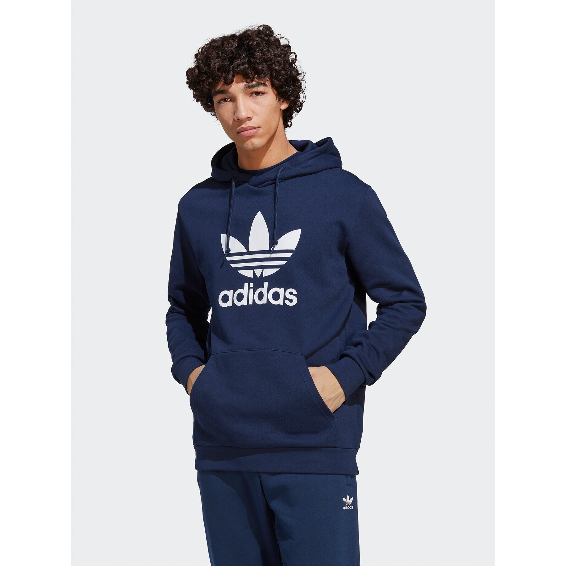 adidas Bluză adicolor Classics Trefoil Hoodie IA4886 Bleumarin Regular Fit - Pled.ro