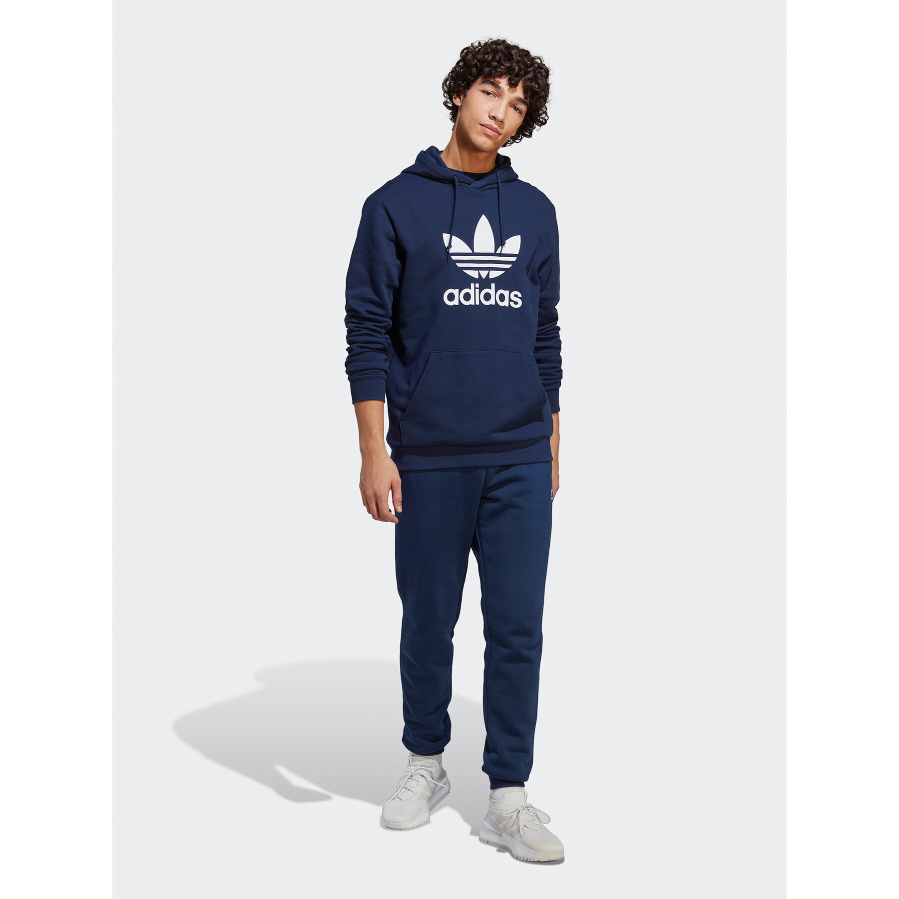 adidas Bluză adicolor Classics Trefoil Hoodie IA4886 Bleumarin Regular Fit - Pled.ro